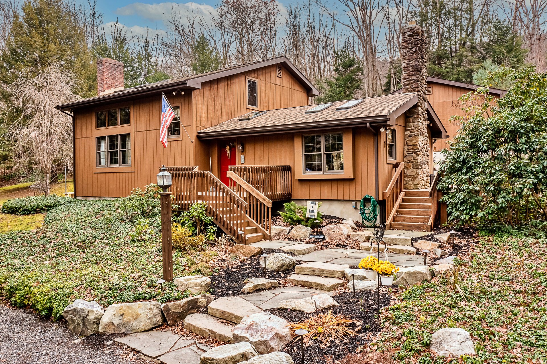 2716 Mountain Road