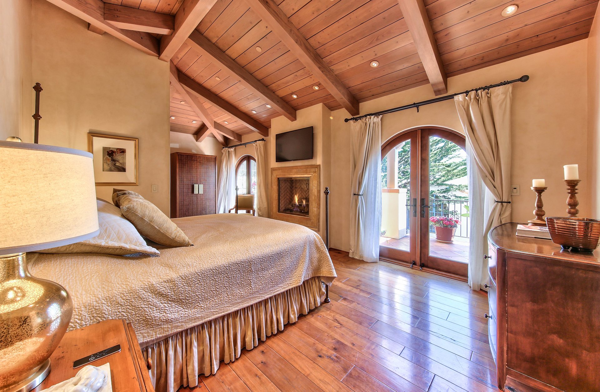 Carmel Penthouse - Luxury Rental