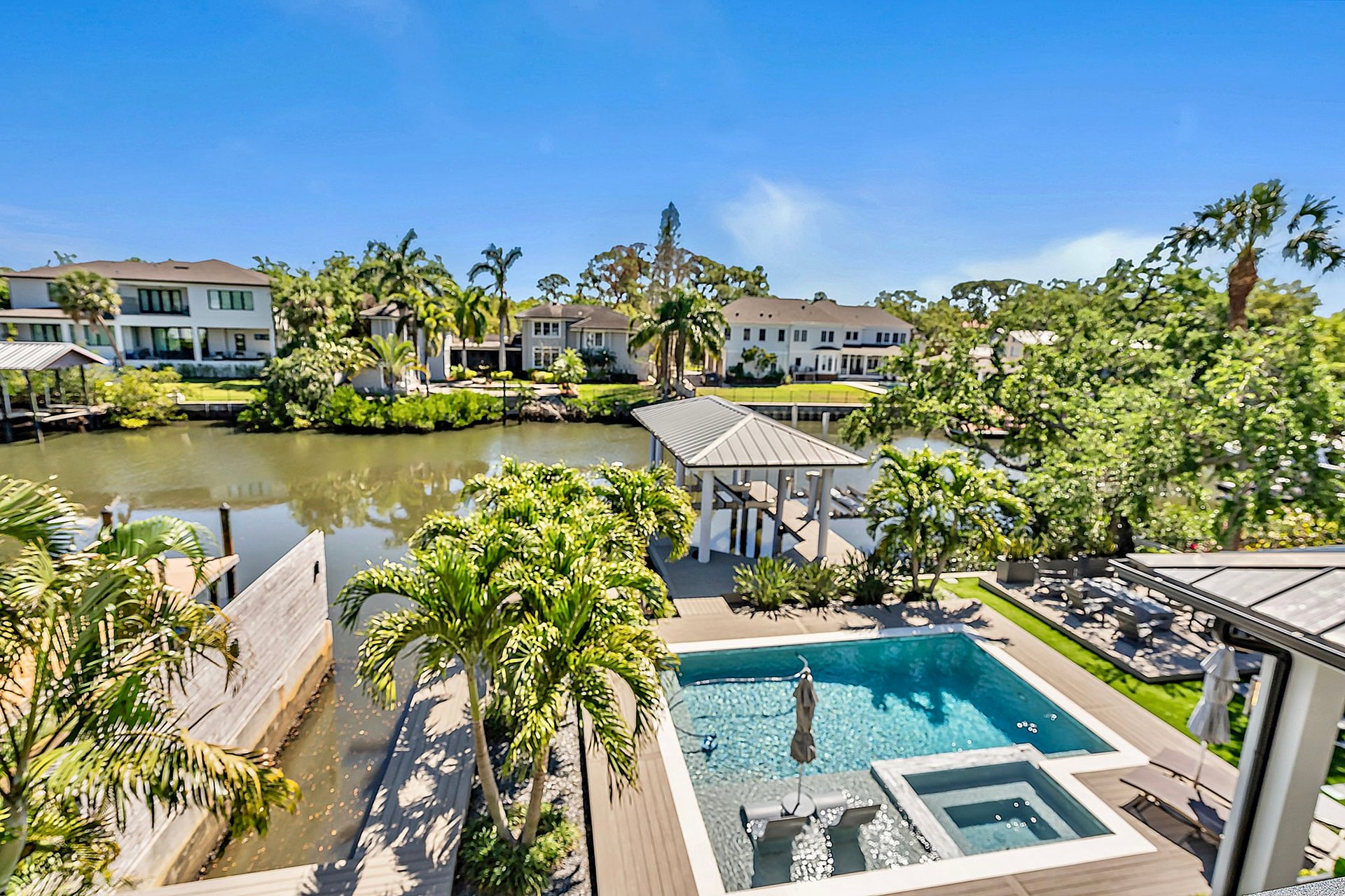 Waterfront Luxury in Beach Park