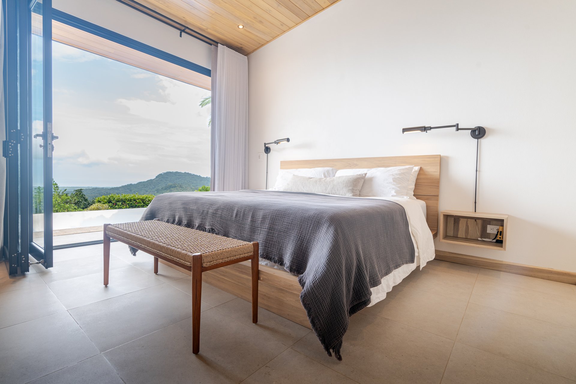 Casa Amarilla – Oceanview Luxury Meets Sustainable Living in Tres Rios