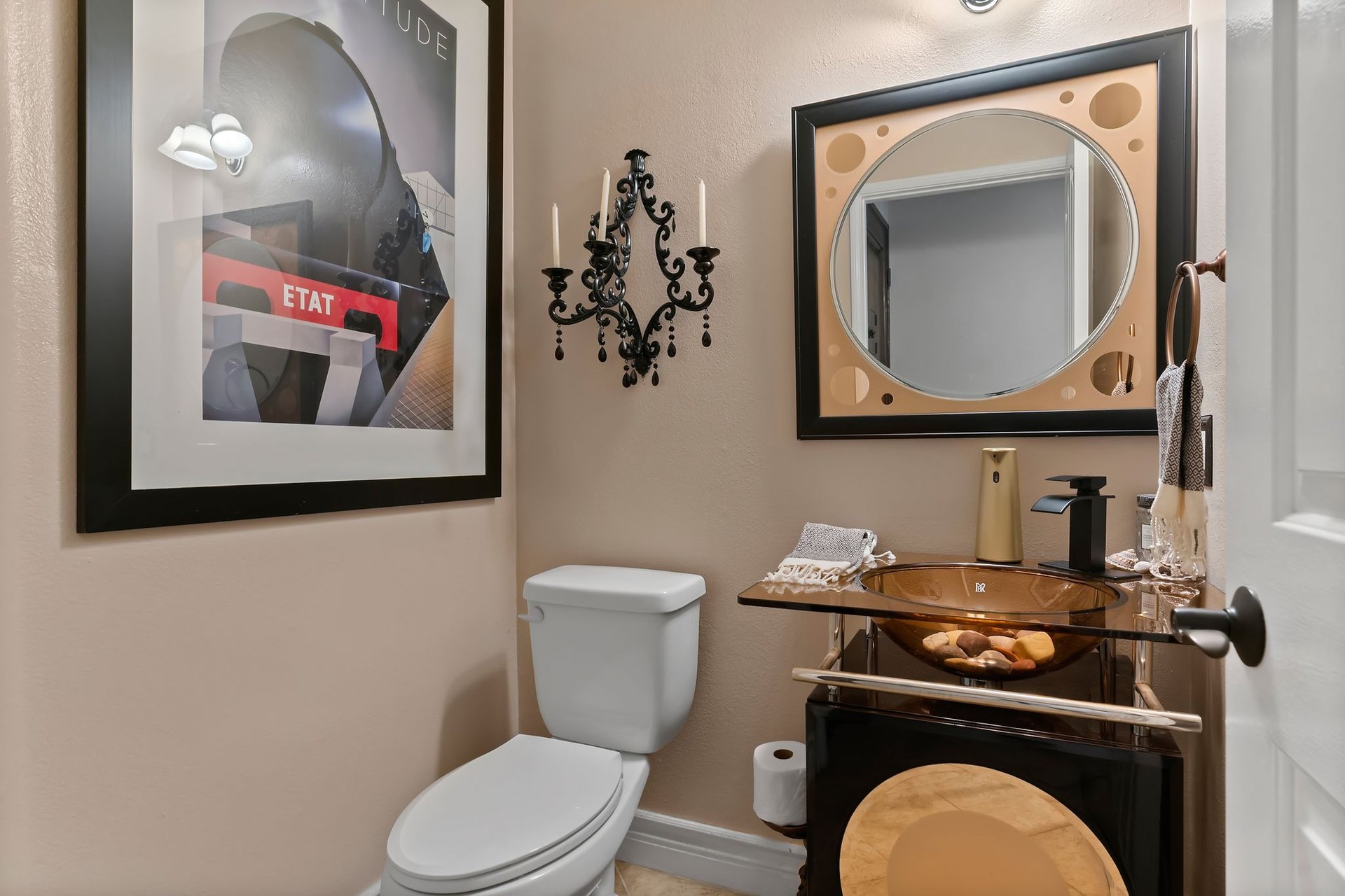 4128 Whitsett Ave Unit 108
