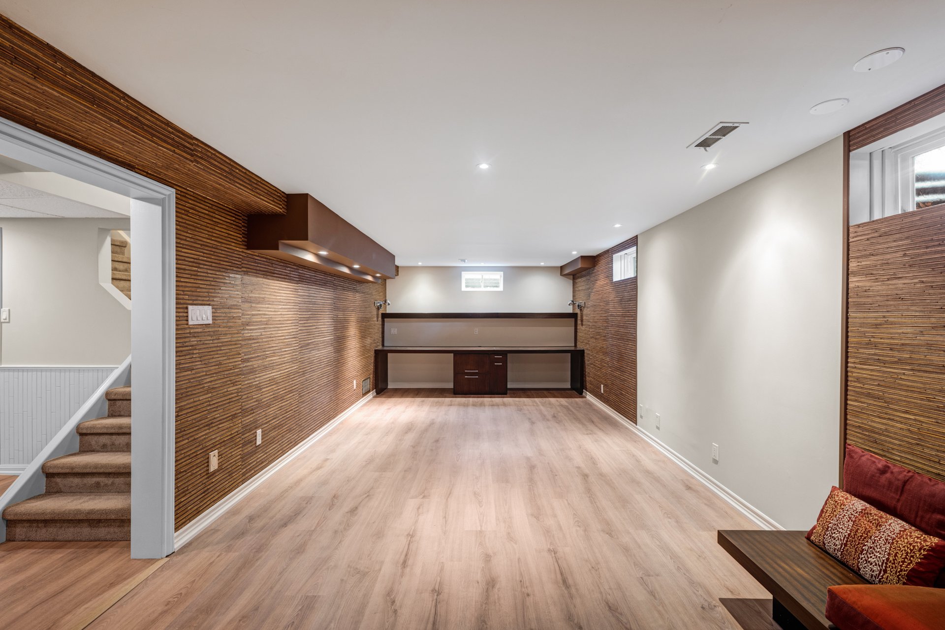 1053 Red Pine Cres