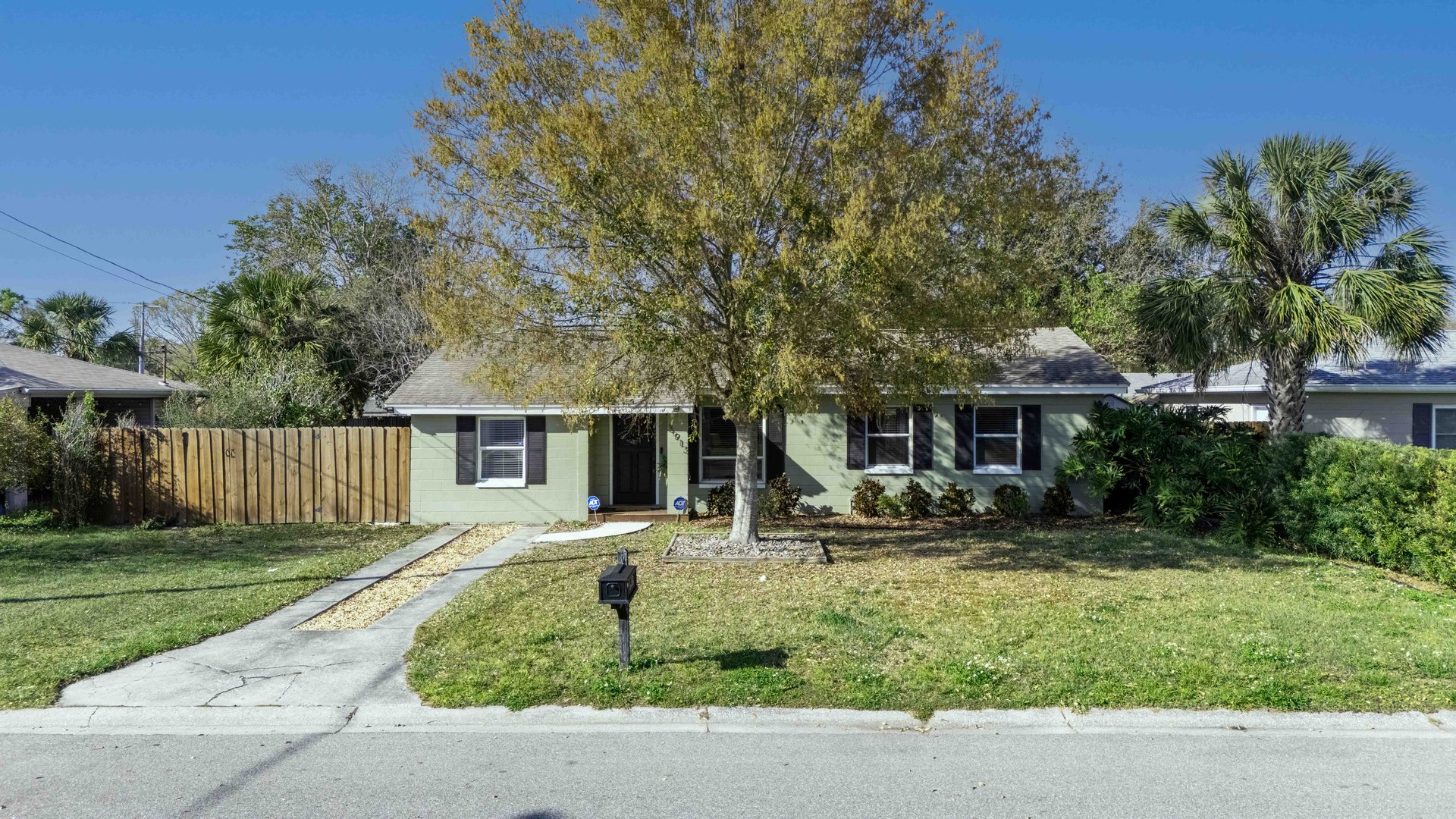 3913 W WALLACE AVE