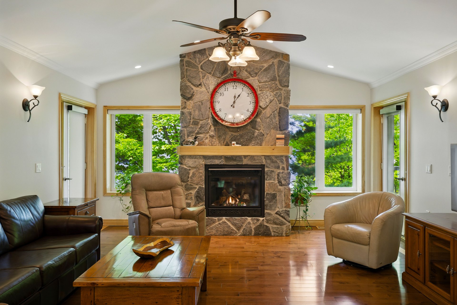 276 Jeffrey Road N, Ryerson