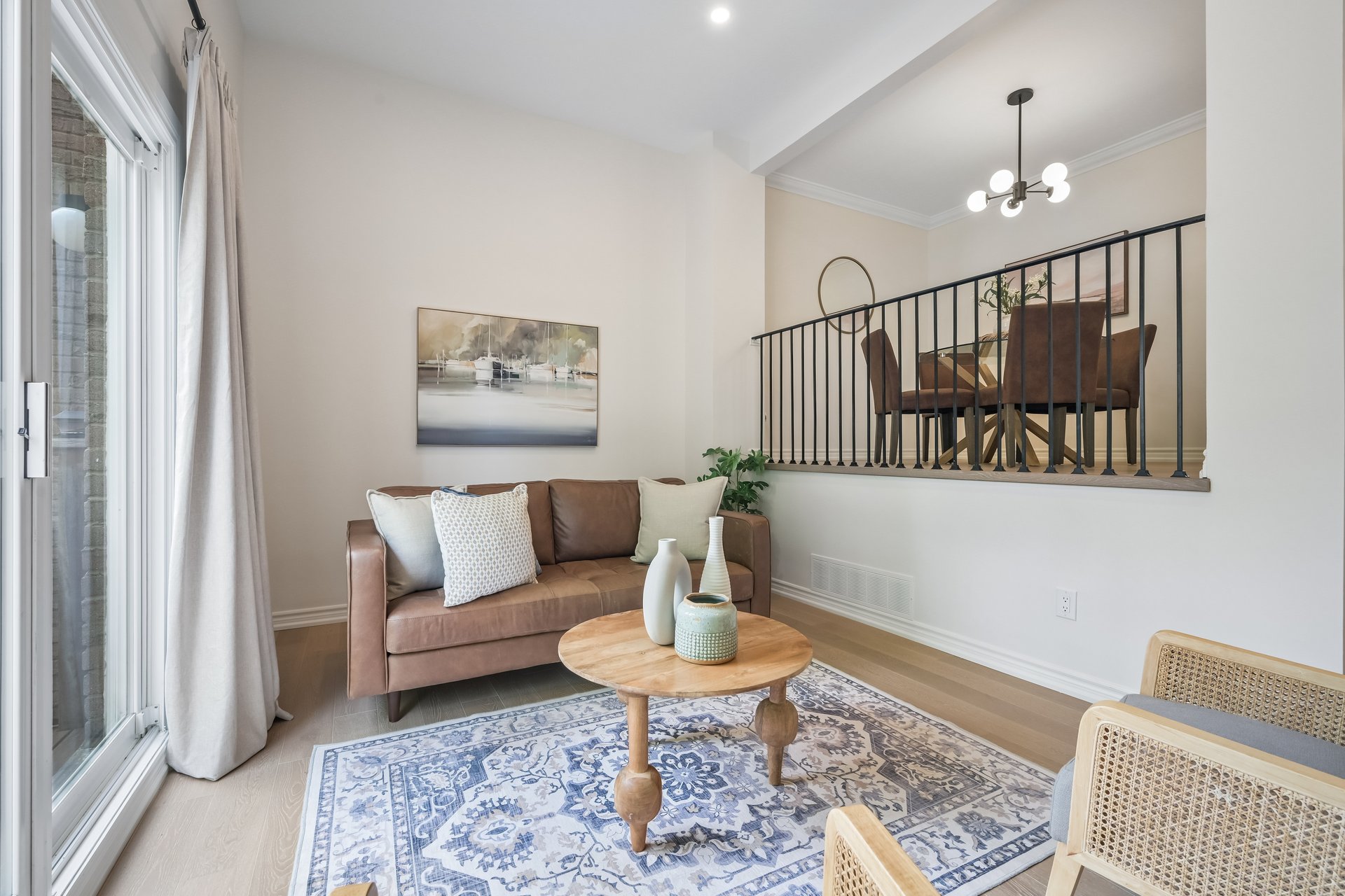 Lakeside living in the heart of Bronte!