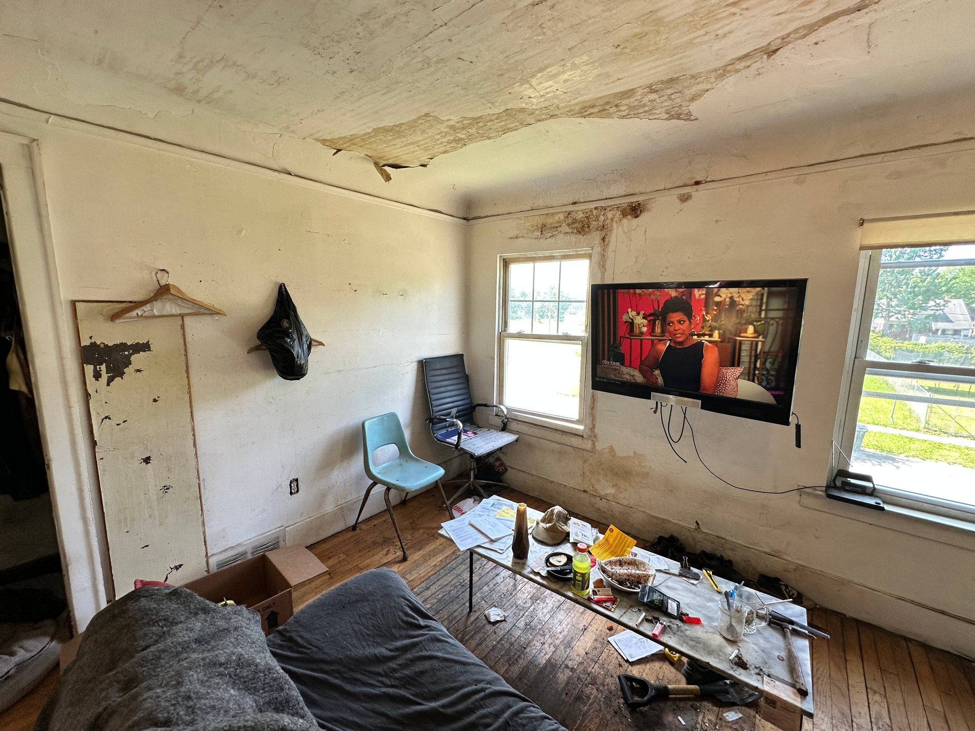 28 W Montana St