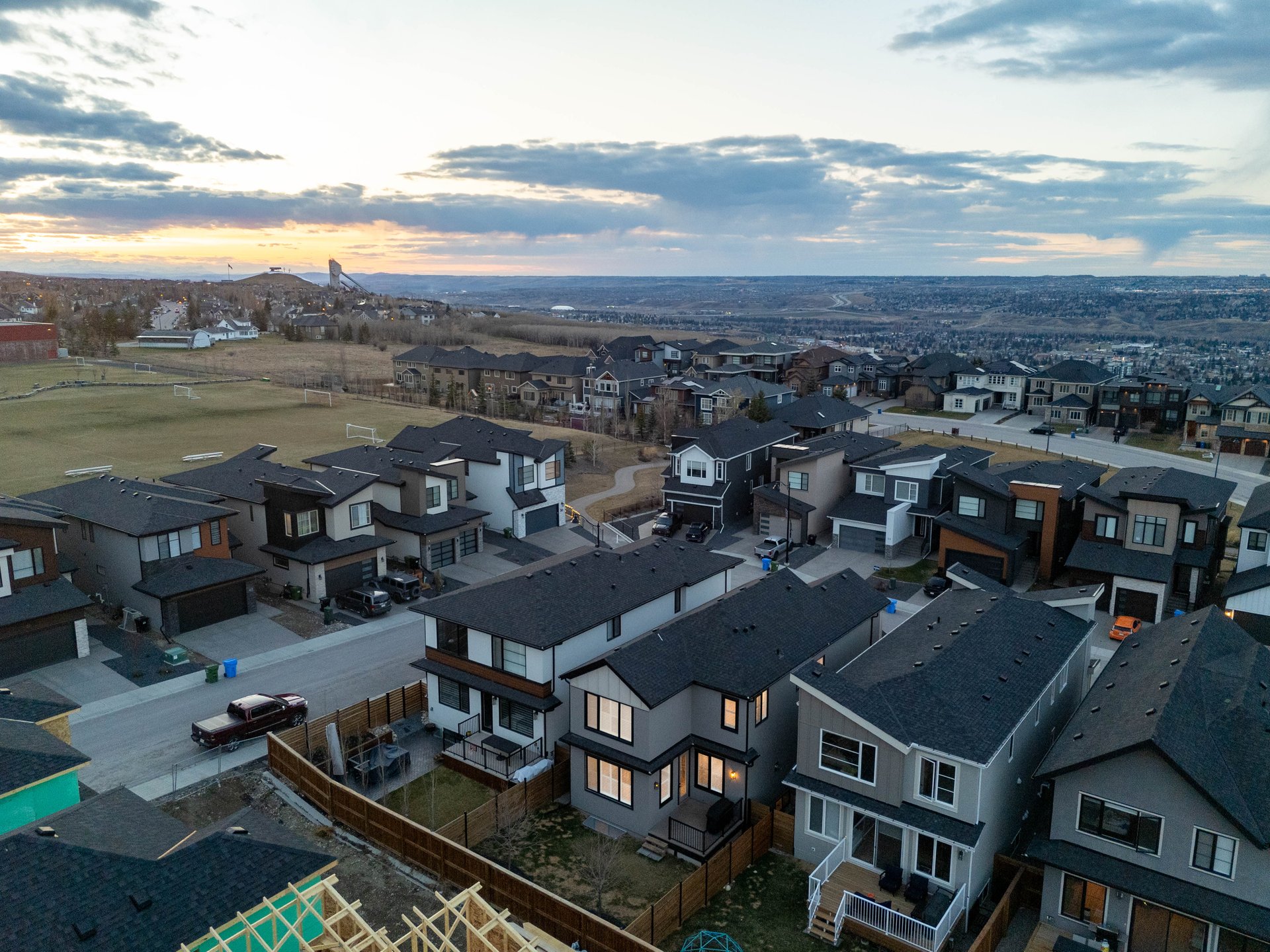 17 Coulee Crescent SW