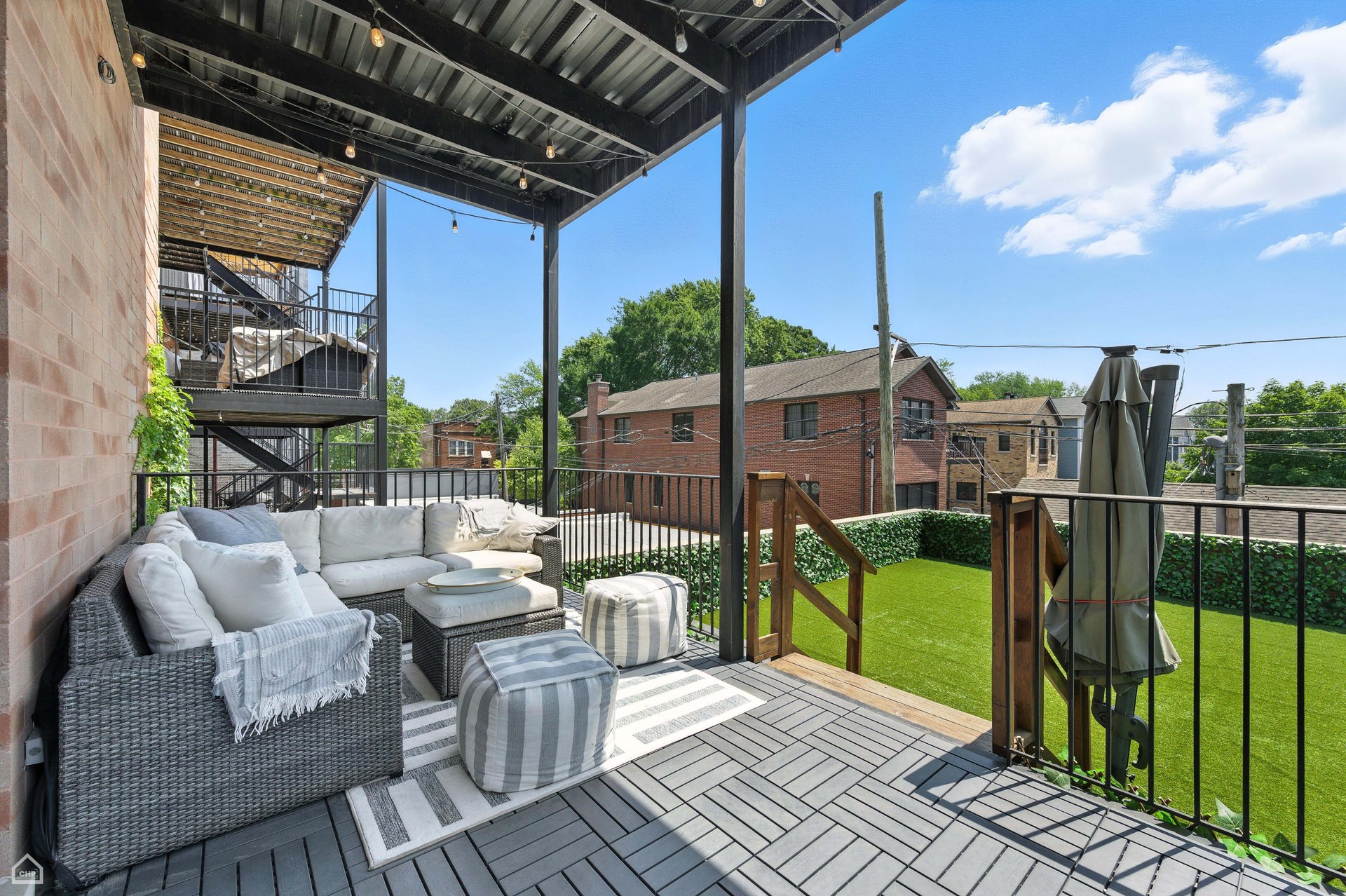 2343 W Montrose Avenue Unit: 101