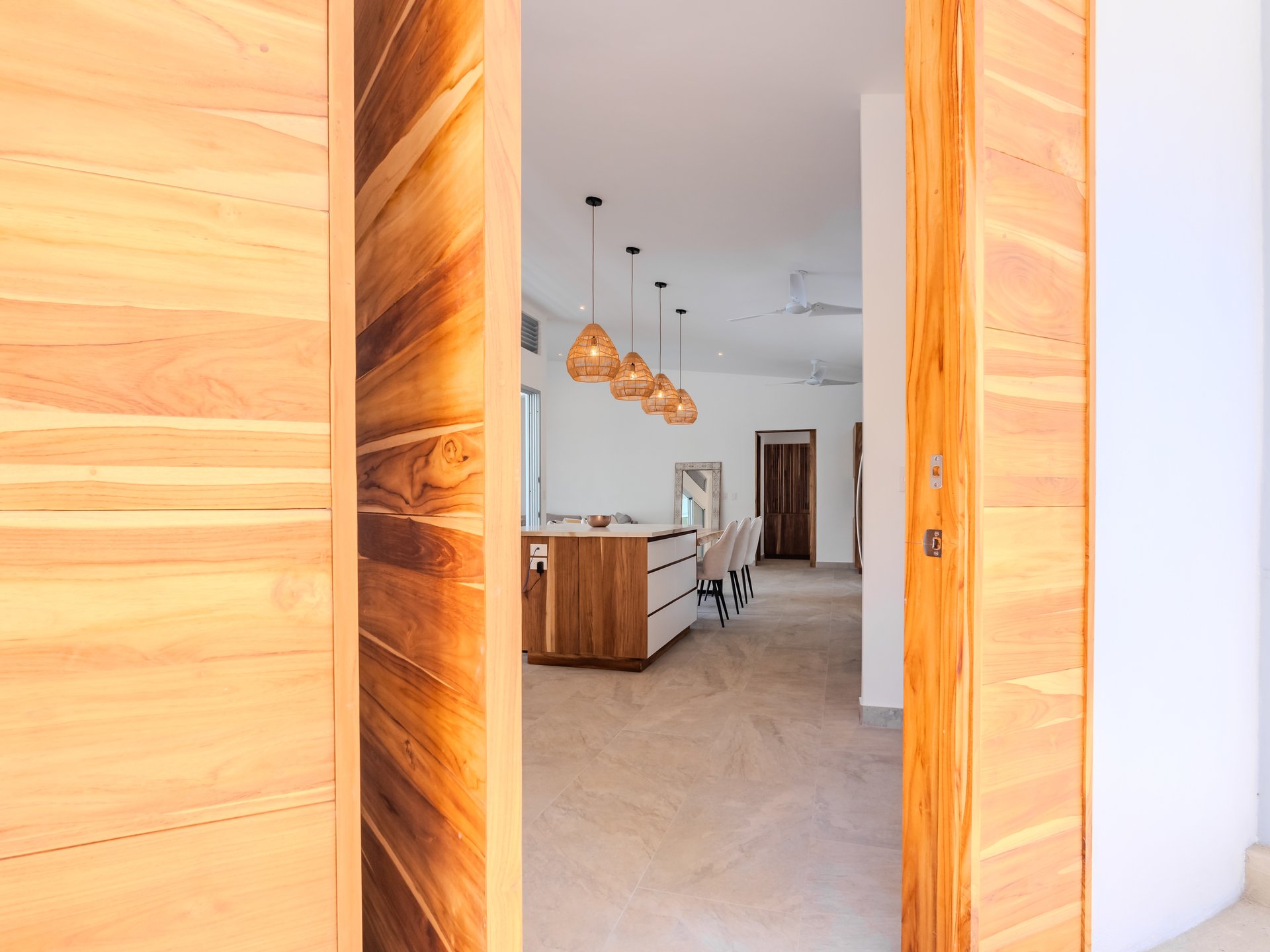 An Exclusive, Sunny Ridge-Top 4-Bed Designer House With Unforgettable Mountain & Jungle Views