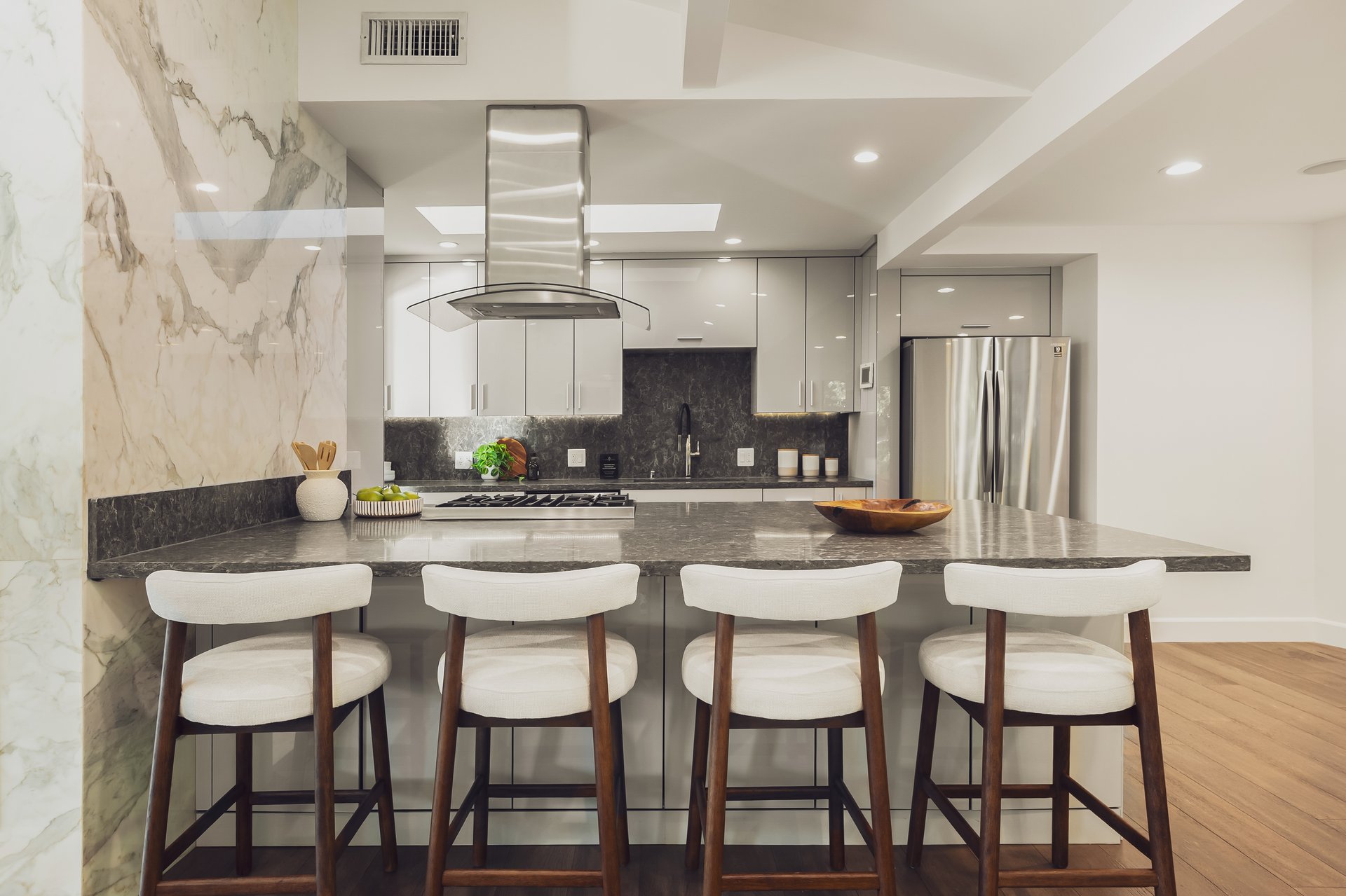 18065 Boris Dr, Encino