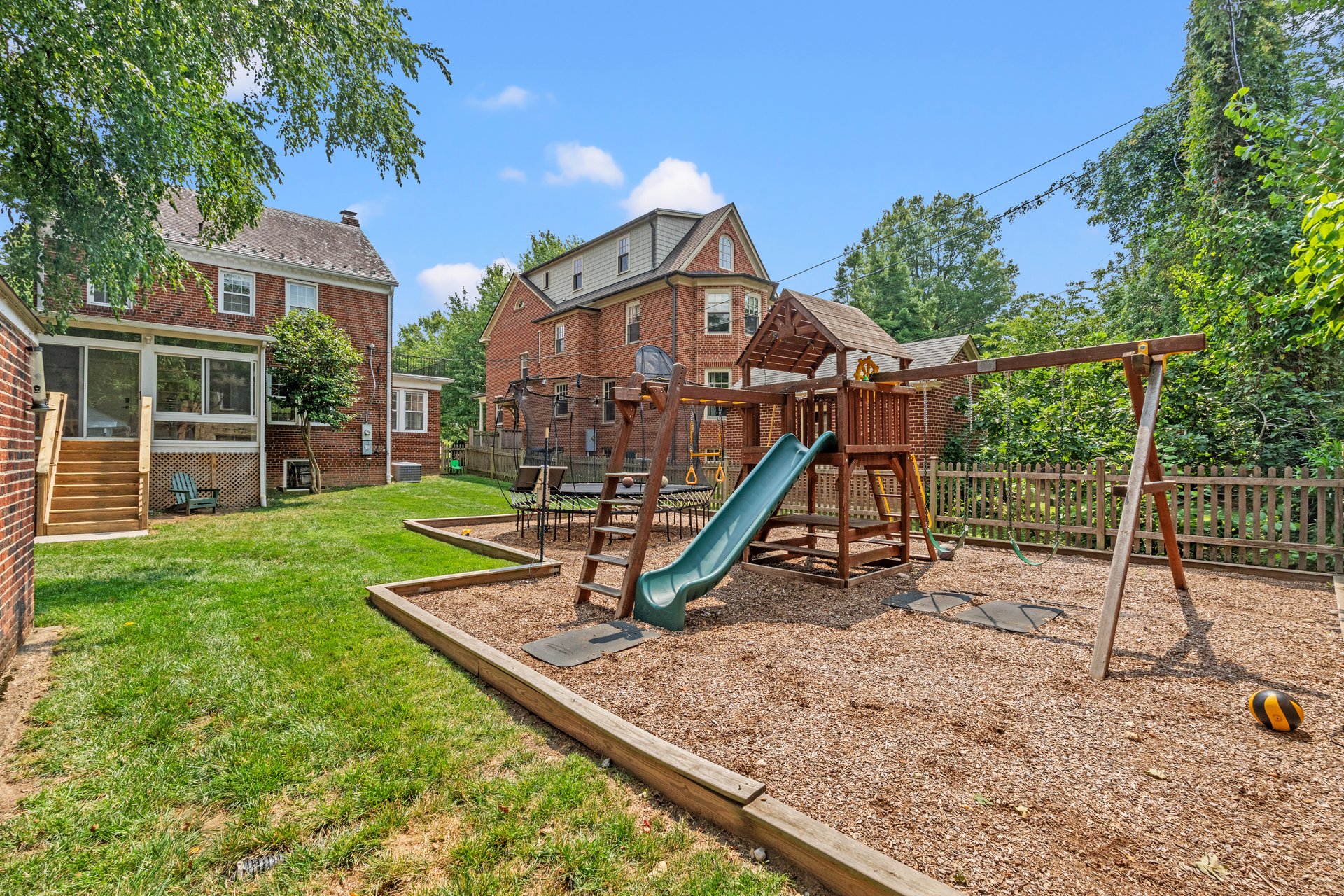 21 W Oak Street