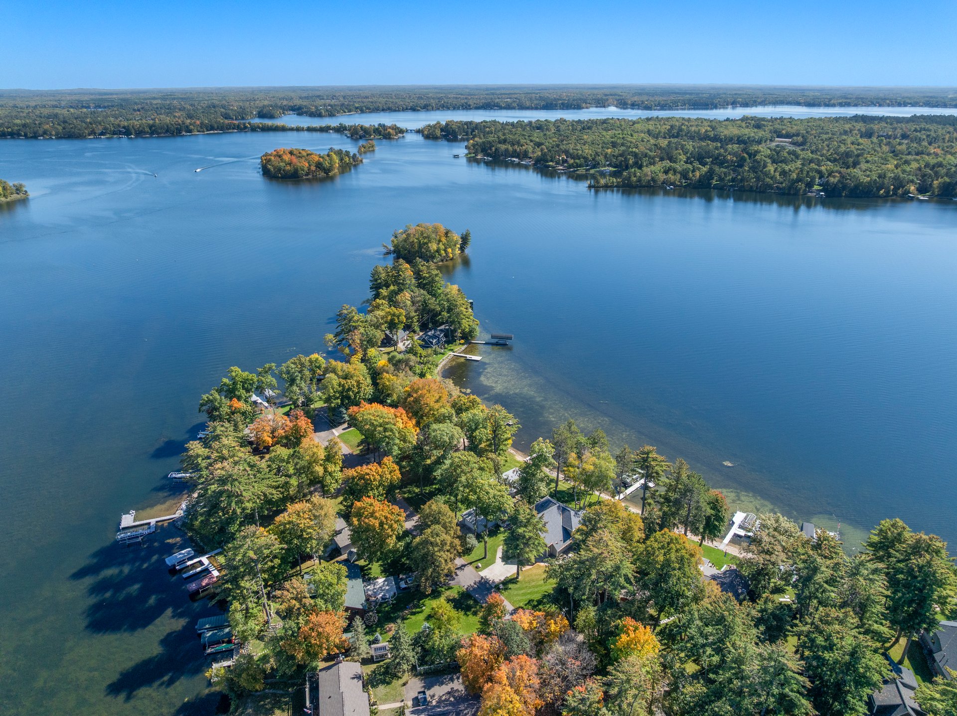 Charming, Southfacing Cabin with Sandy Beach on the Whitefish Chain