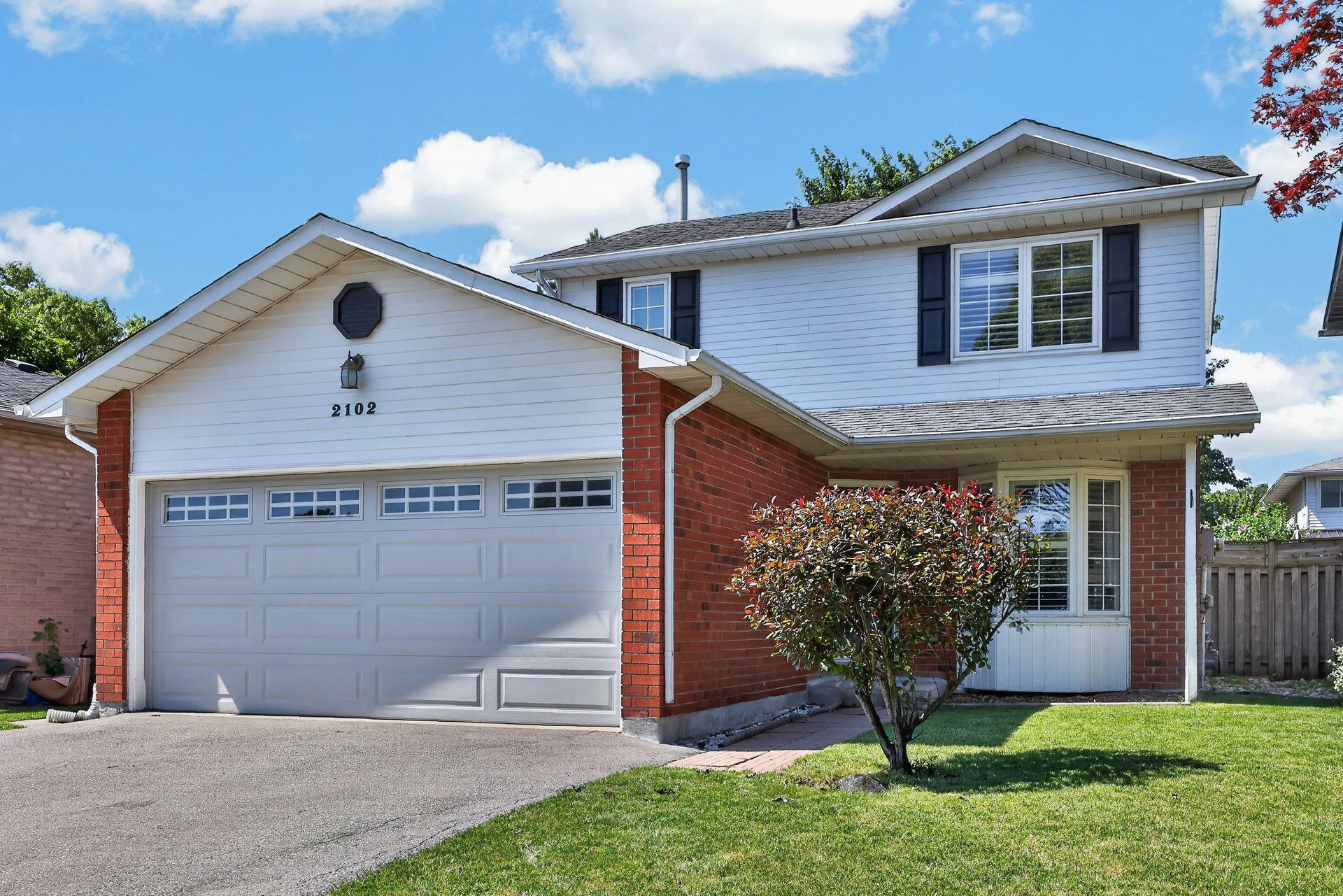 2102 Salma Crescent, Burlington