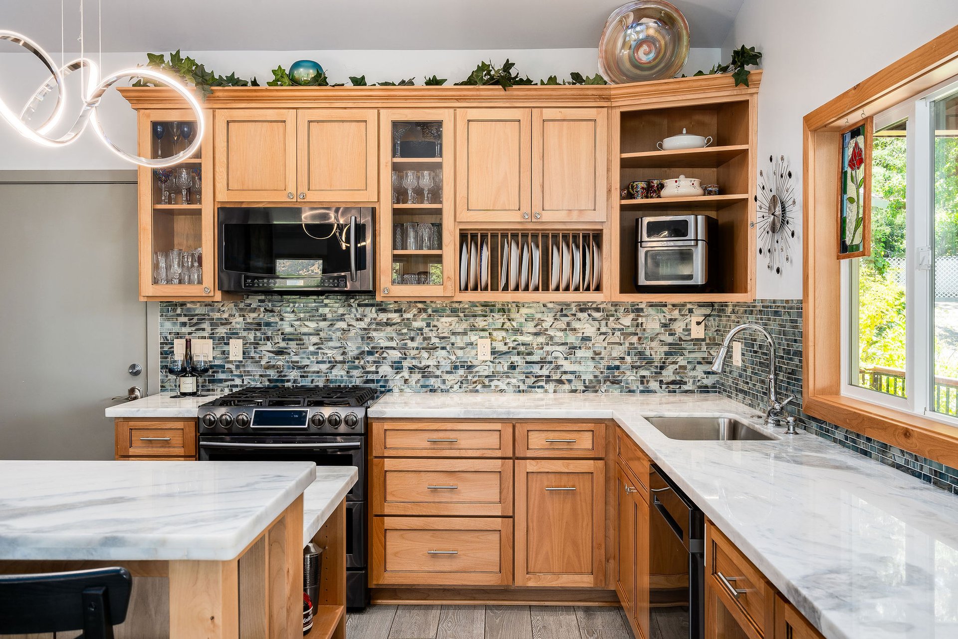 3037 Foothill Blvd