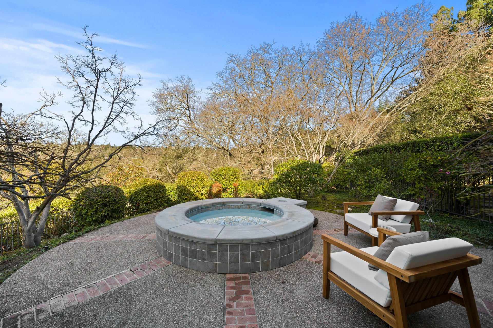 23 Wood Acres Ct