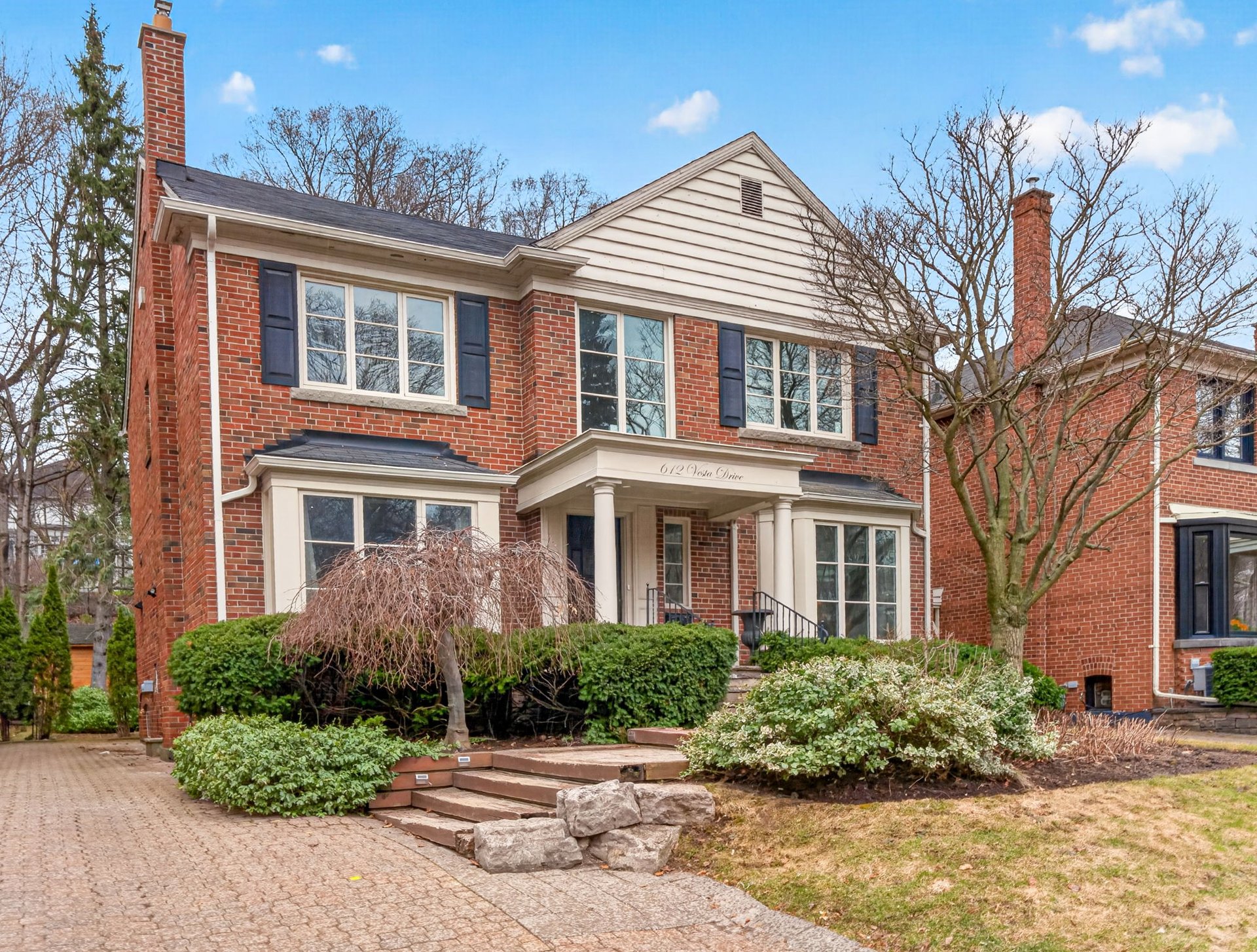  SOLD: Prestigious Forest Hill 