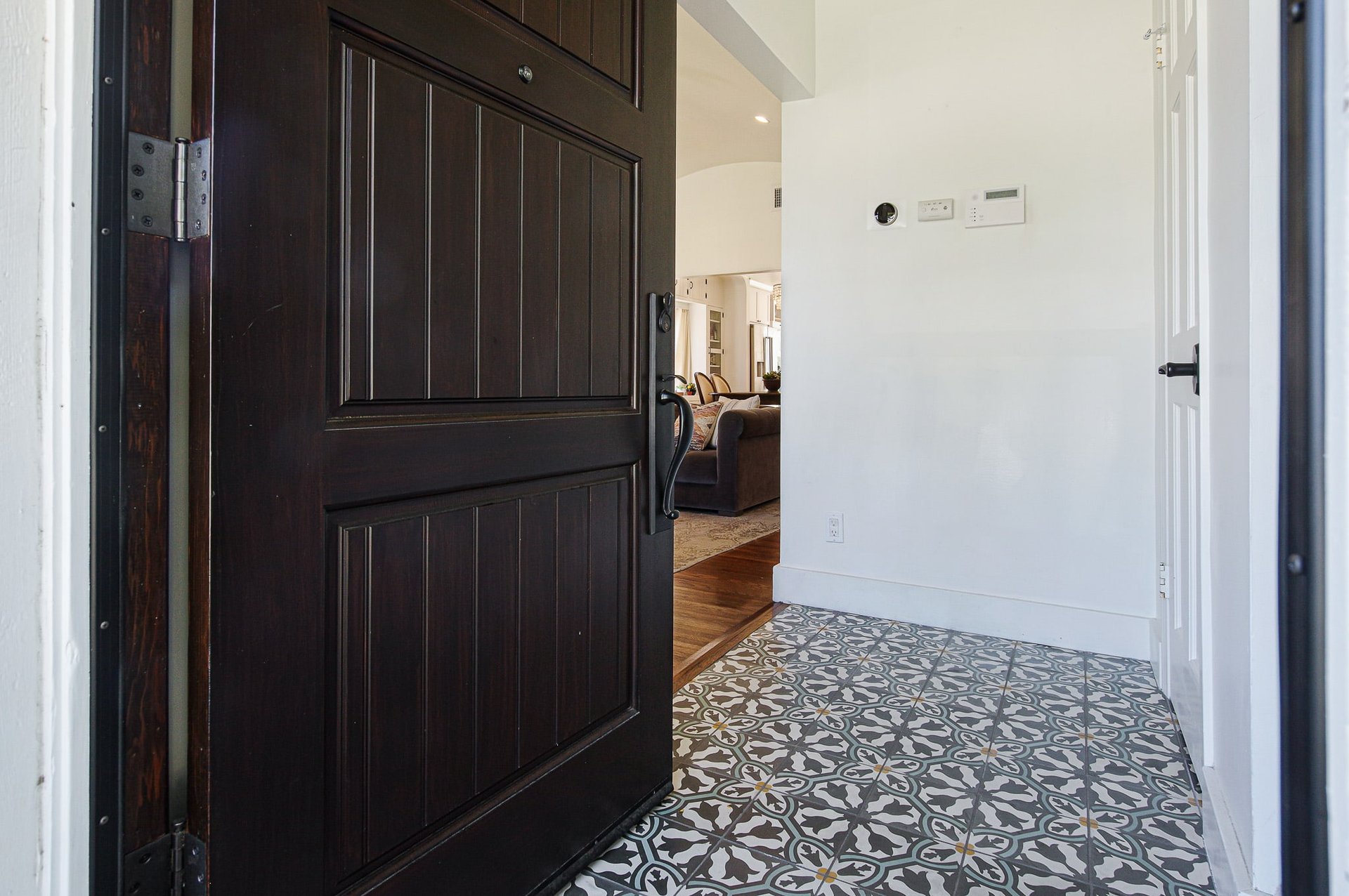LOVINGLY RESTORED 2-STORY TRADITIONAL HOME IN PRIME RANCHO PARK