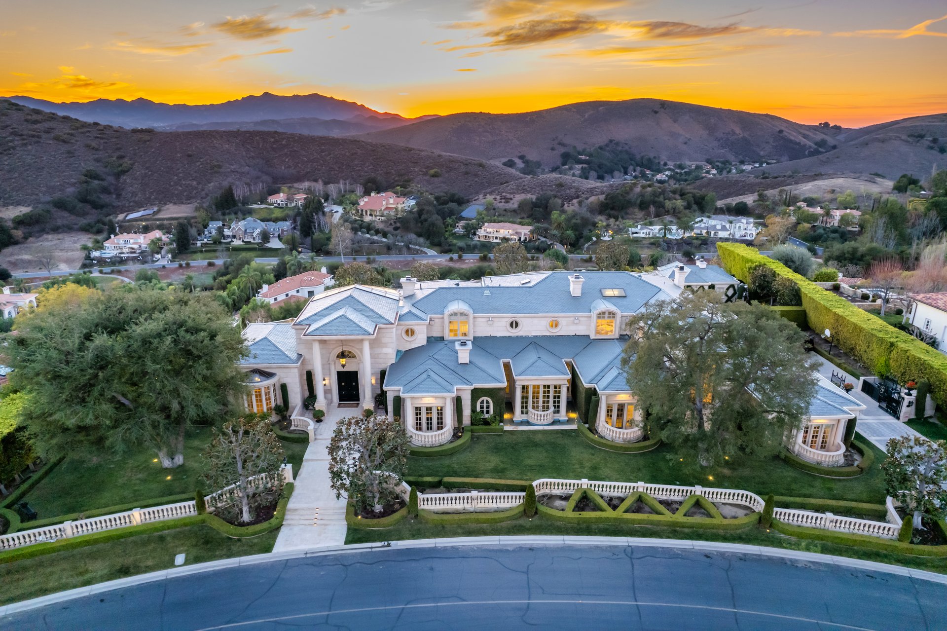 996 Vista Ridge Lane