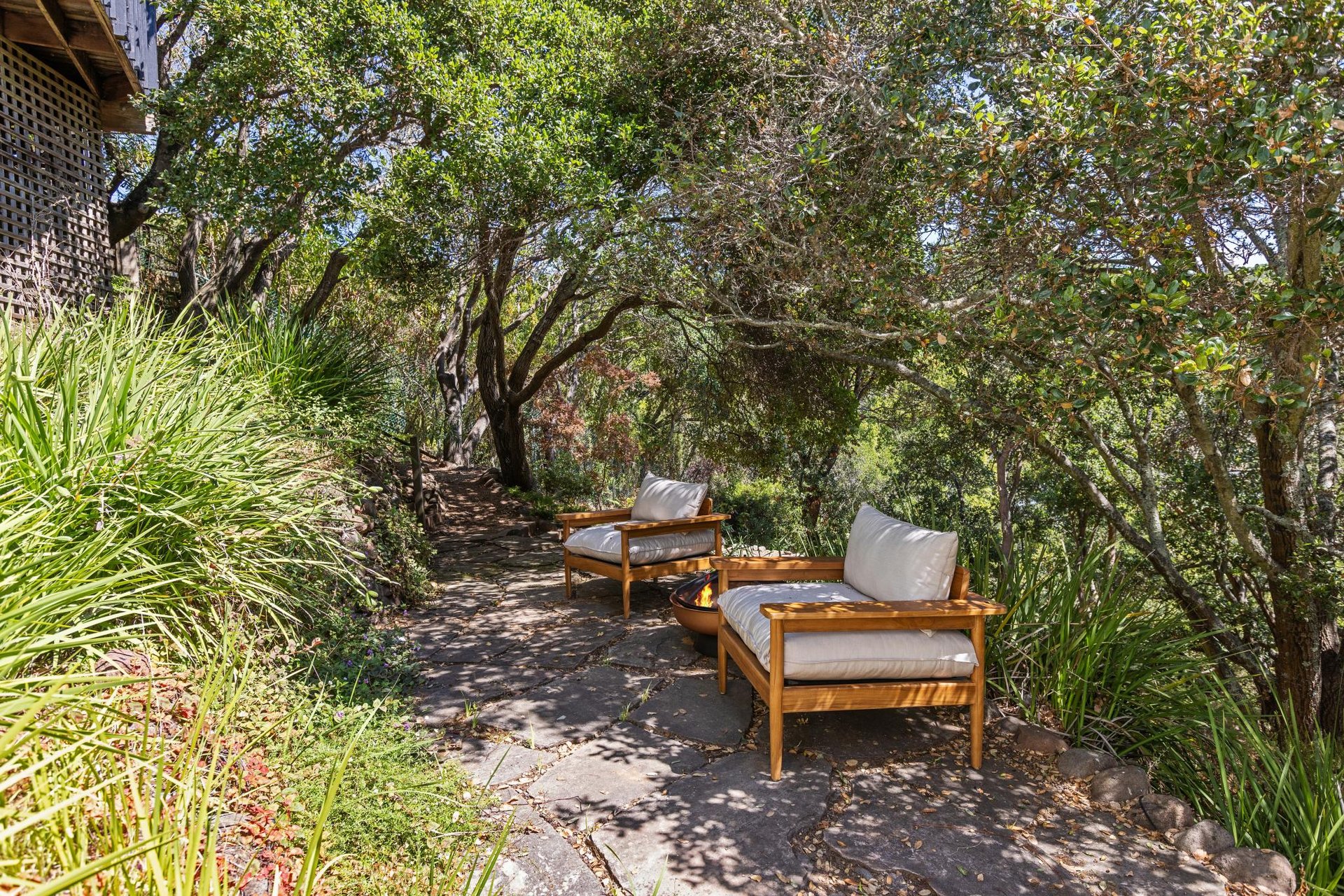12 Tara View Road