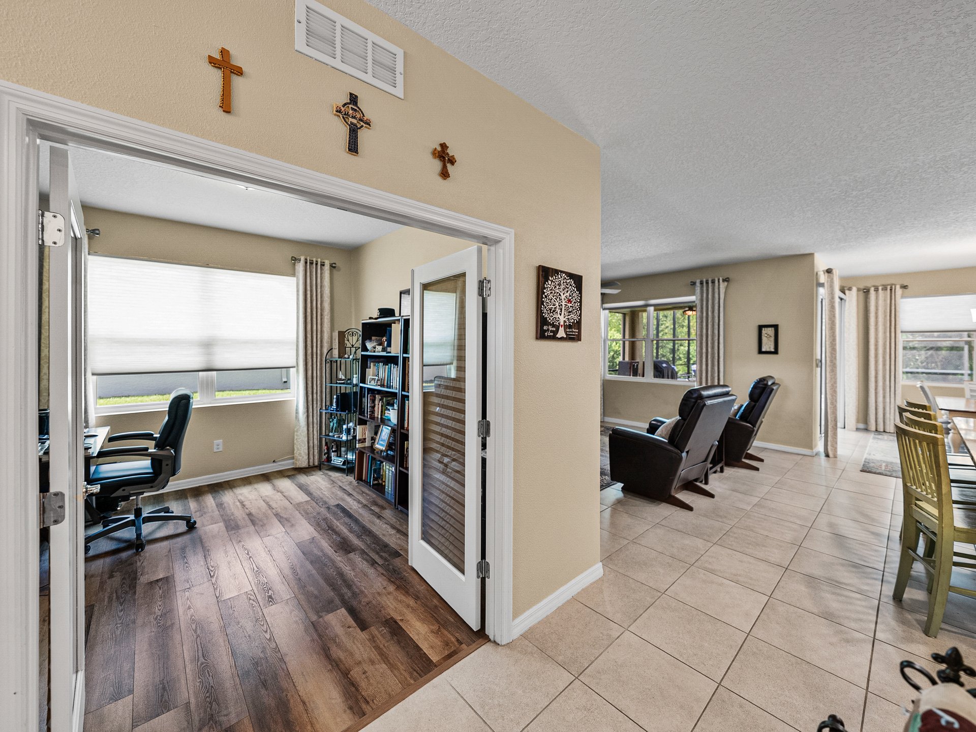 12615 EASTPOINTE DR