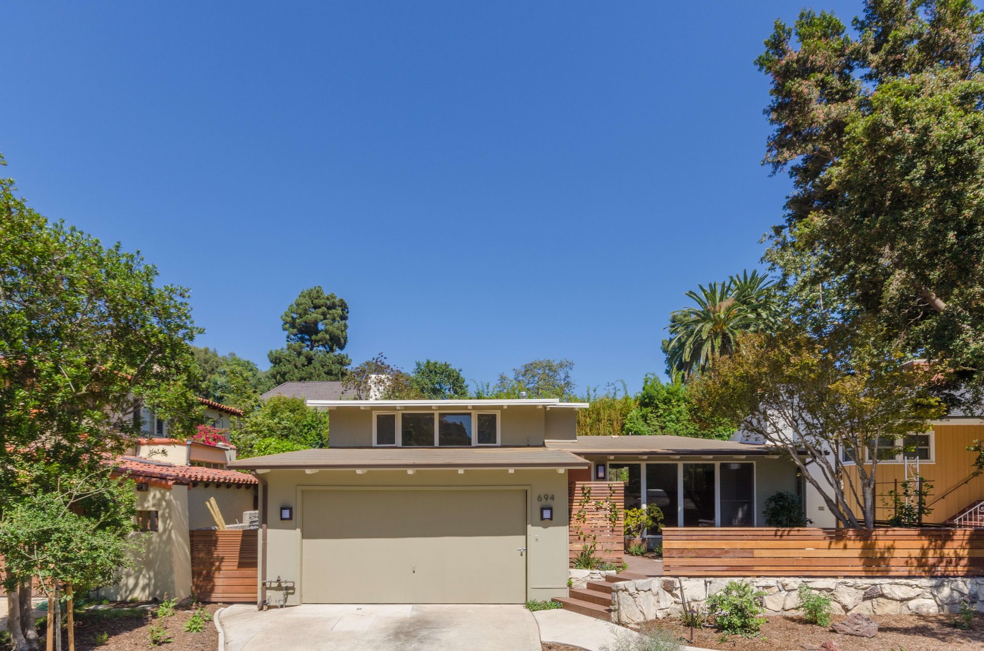 694 San Lorenzo St.