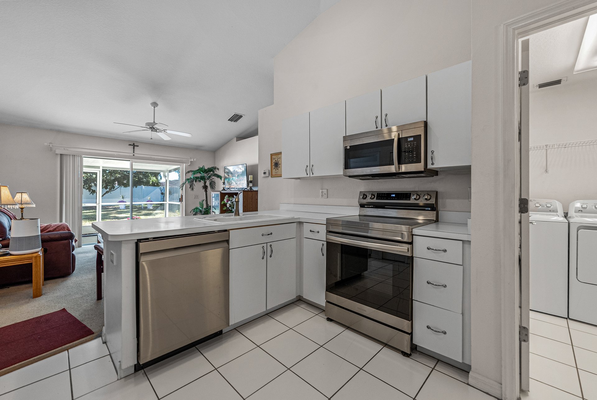 3007 CASTLE ROCK CIR