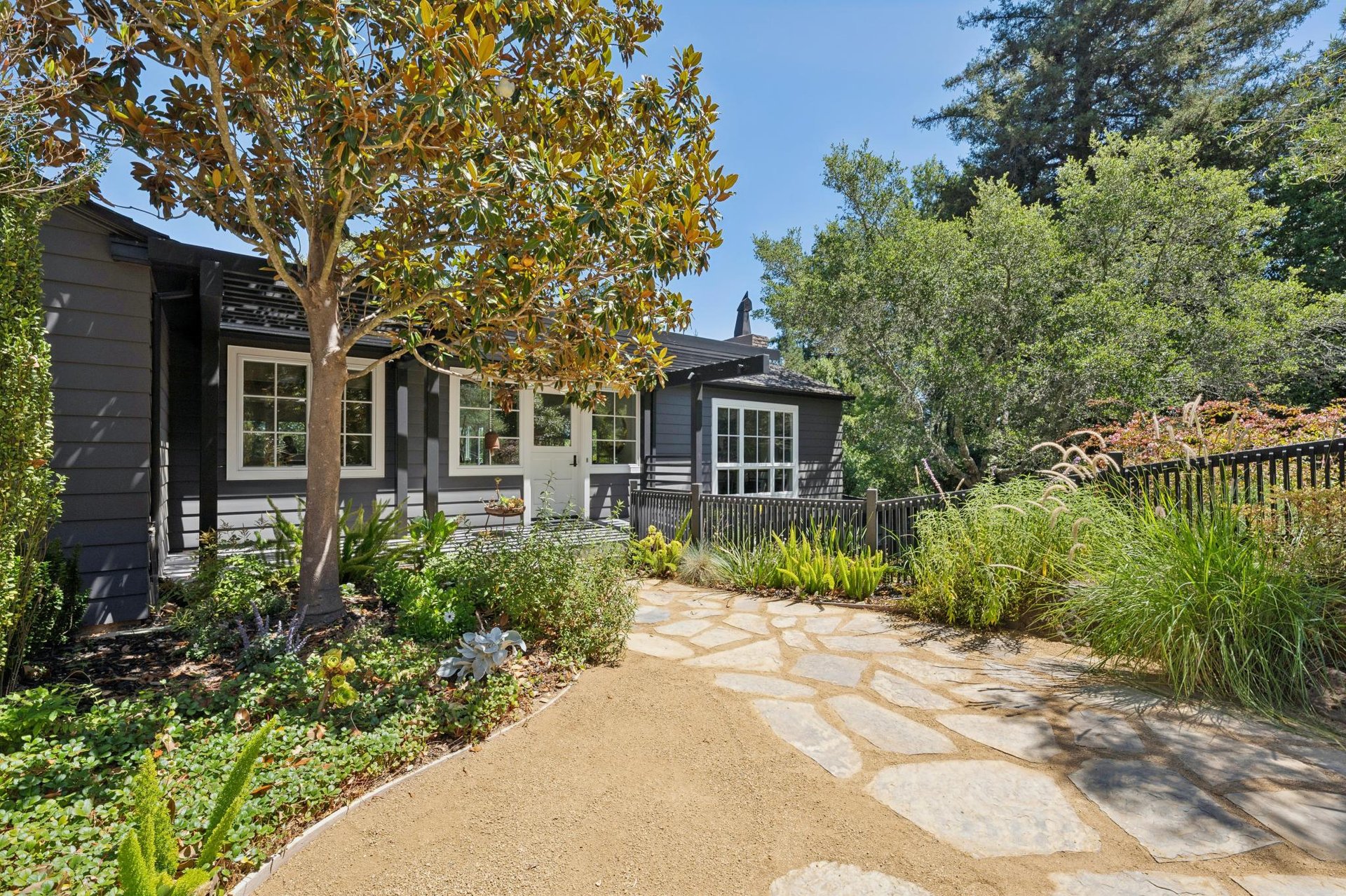 28 Black Log Rd