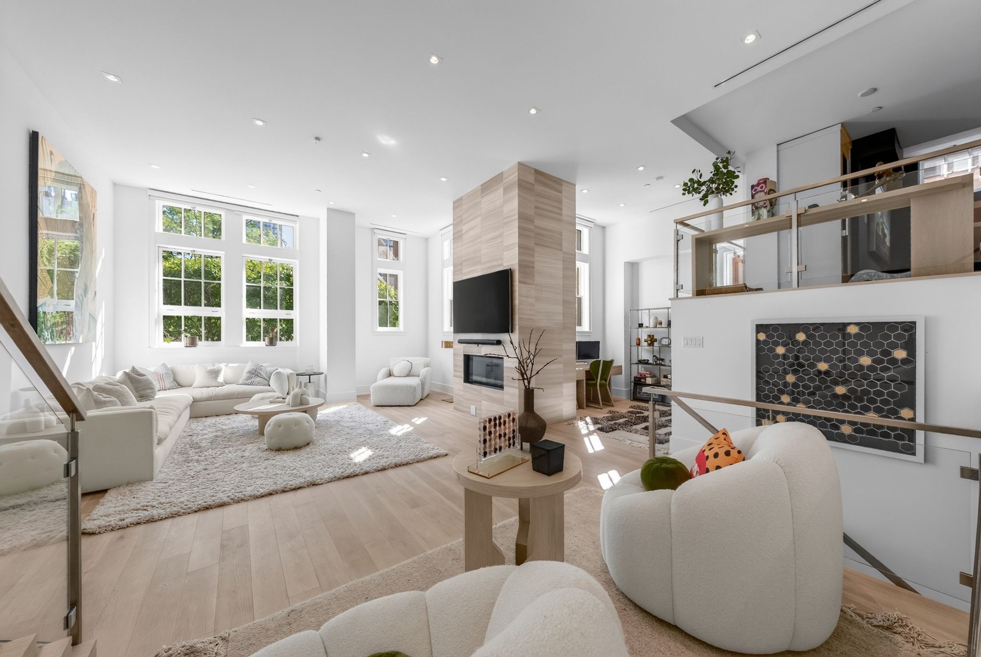 Ultra-Exclusive Yorkville Address