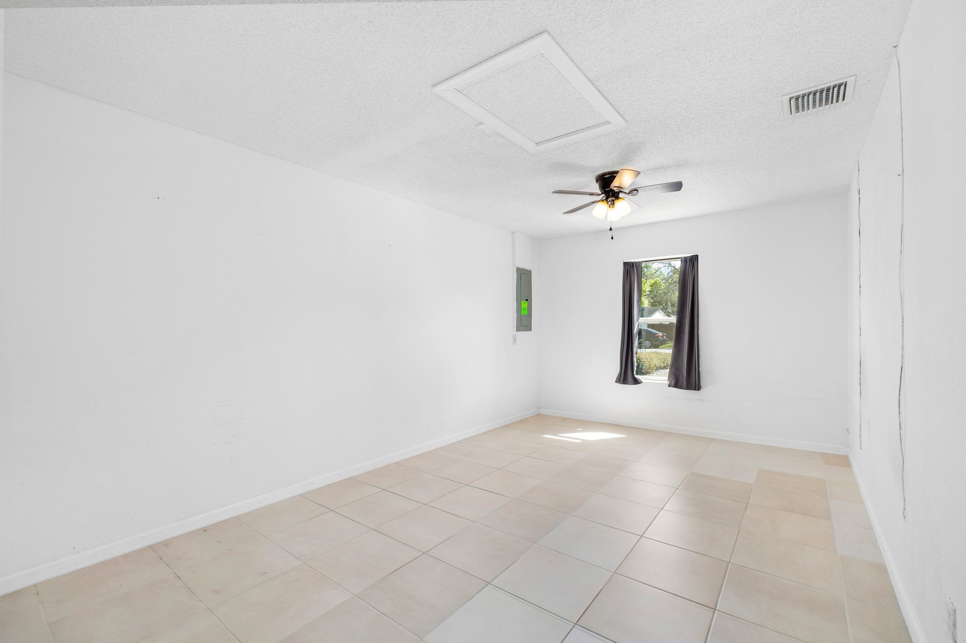 3399 RIVERDALE DR