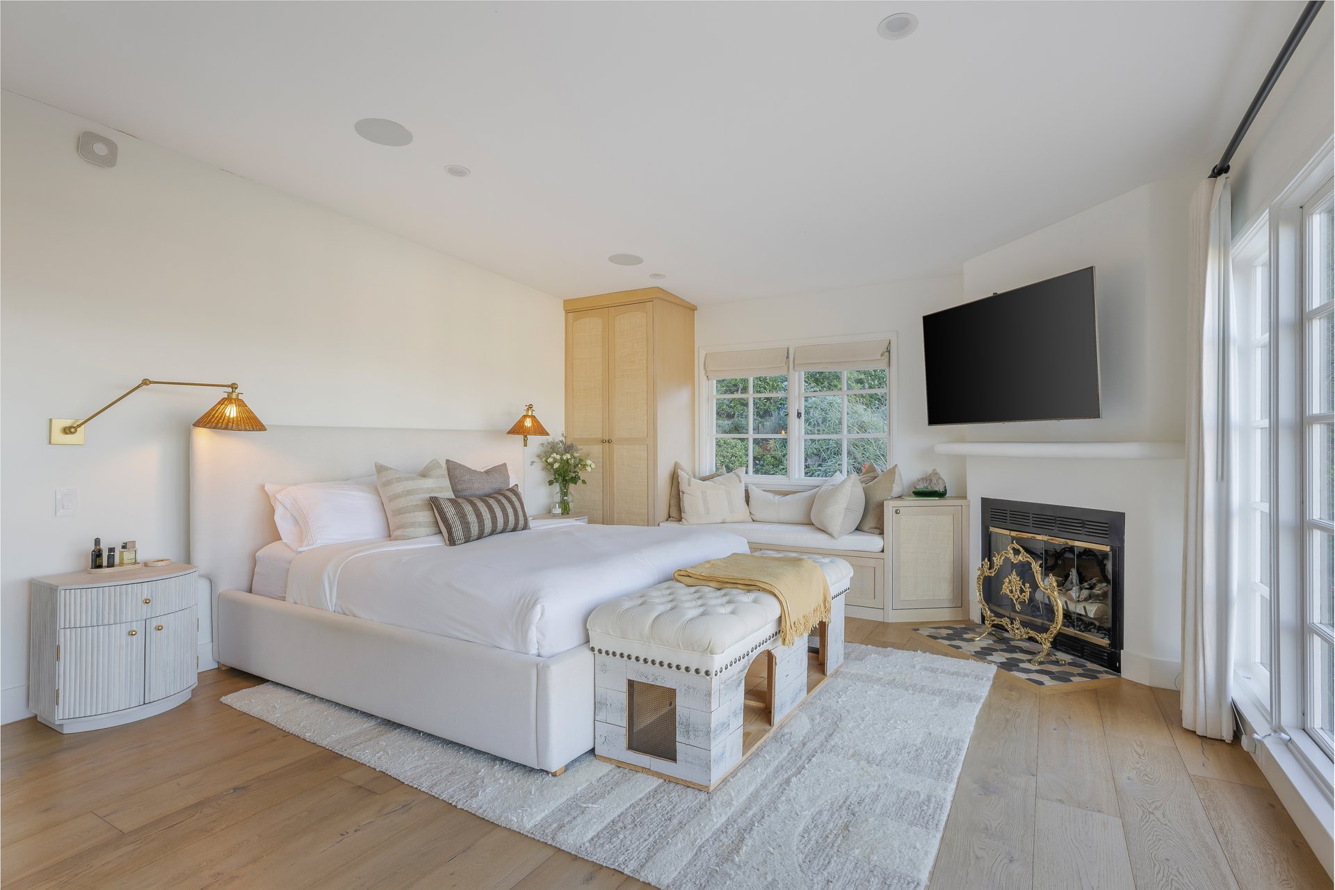 3646 Sunswept Dr, Studio City 