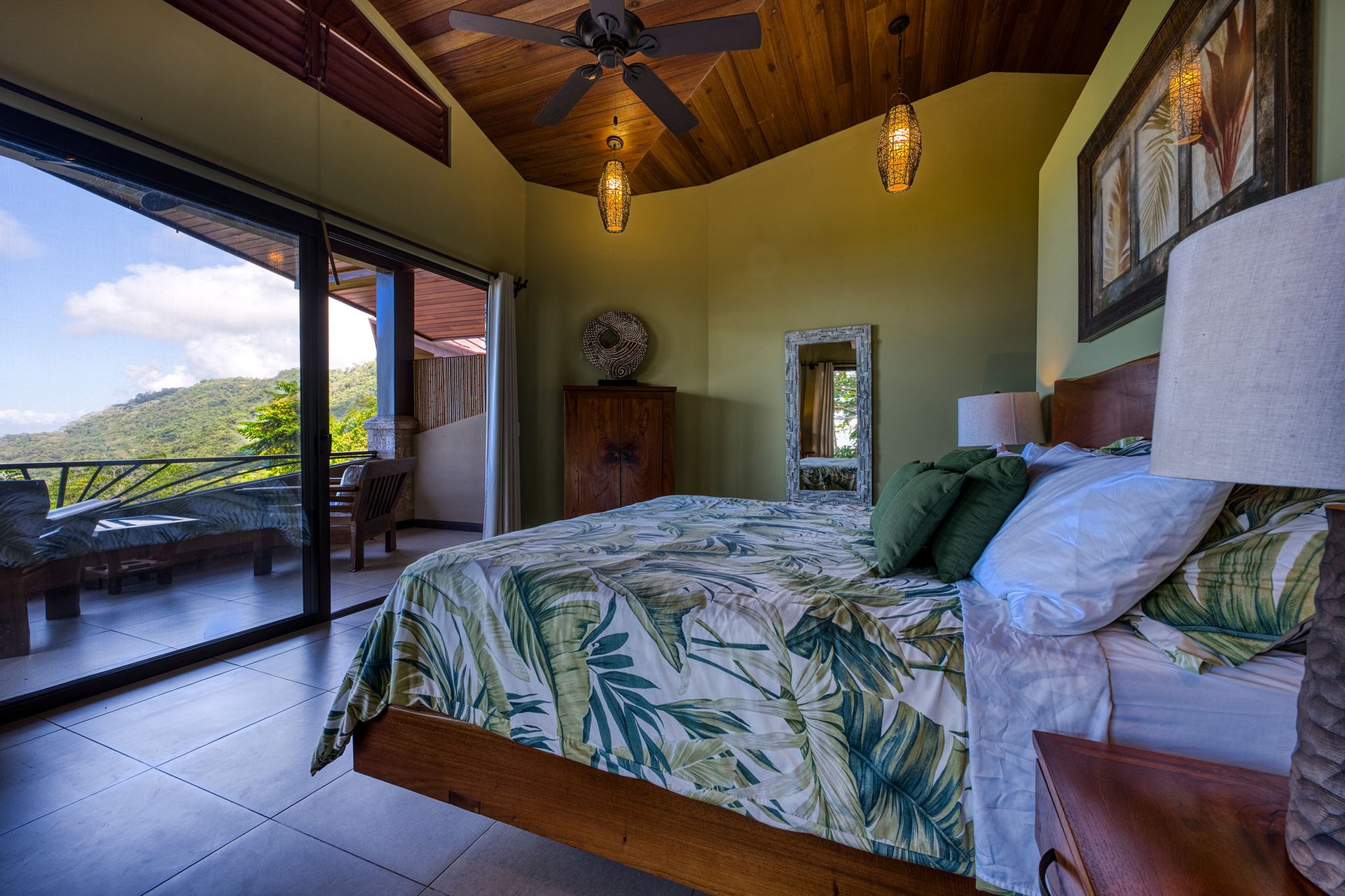Casa Bambú – LUXURY 5 BEDROOM ESTATE WITH EXCEPTIONAL OCEAN VIEWS