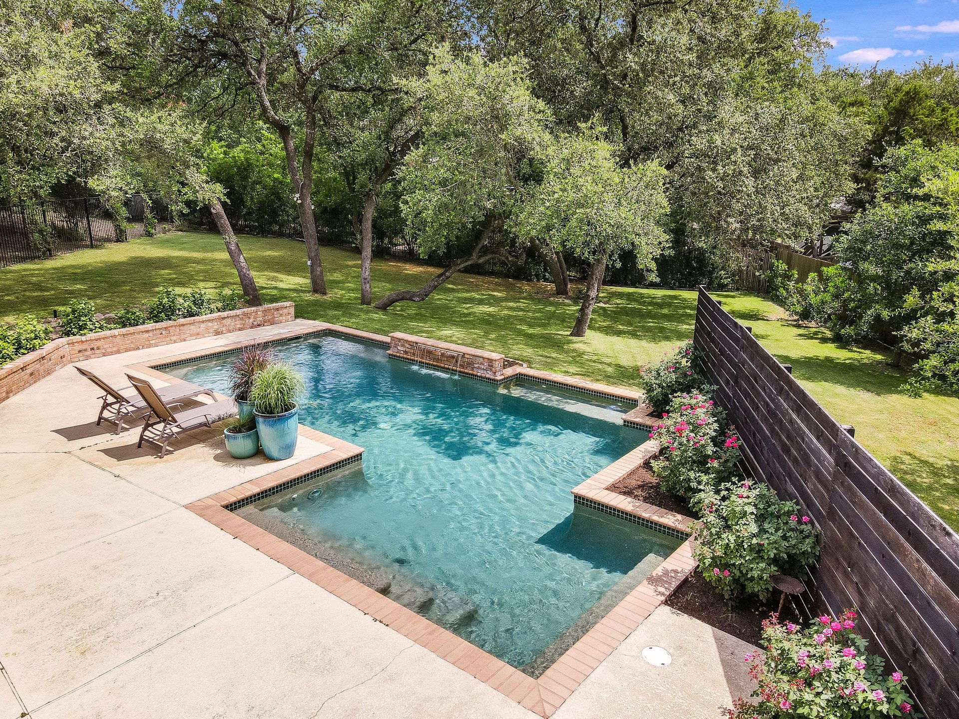 Las Lomas Transitional