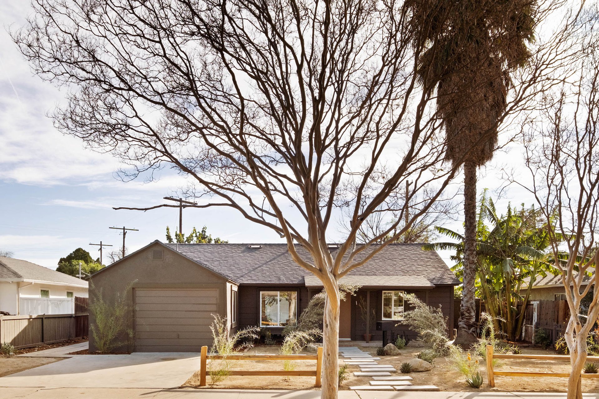Outback Modern. Lake Balboa