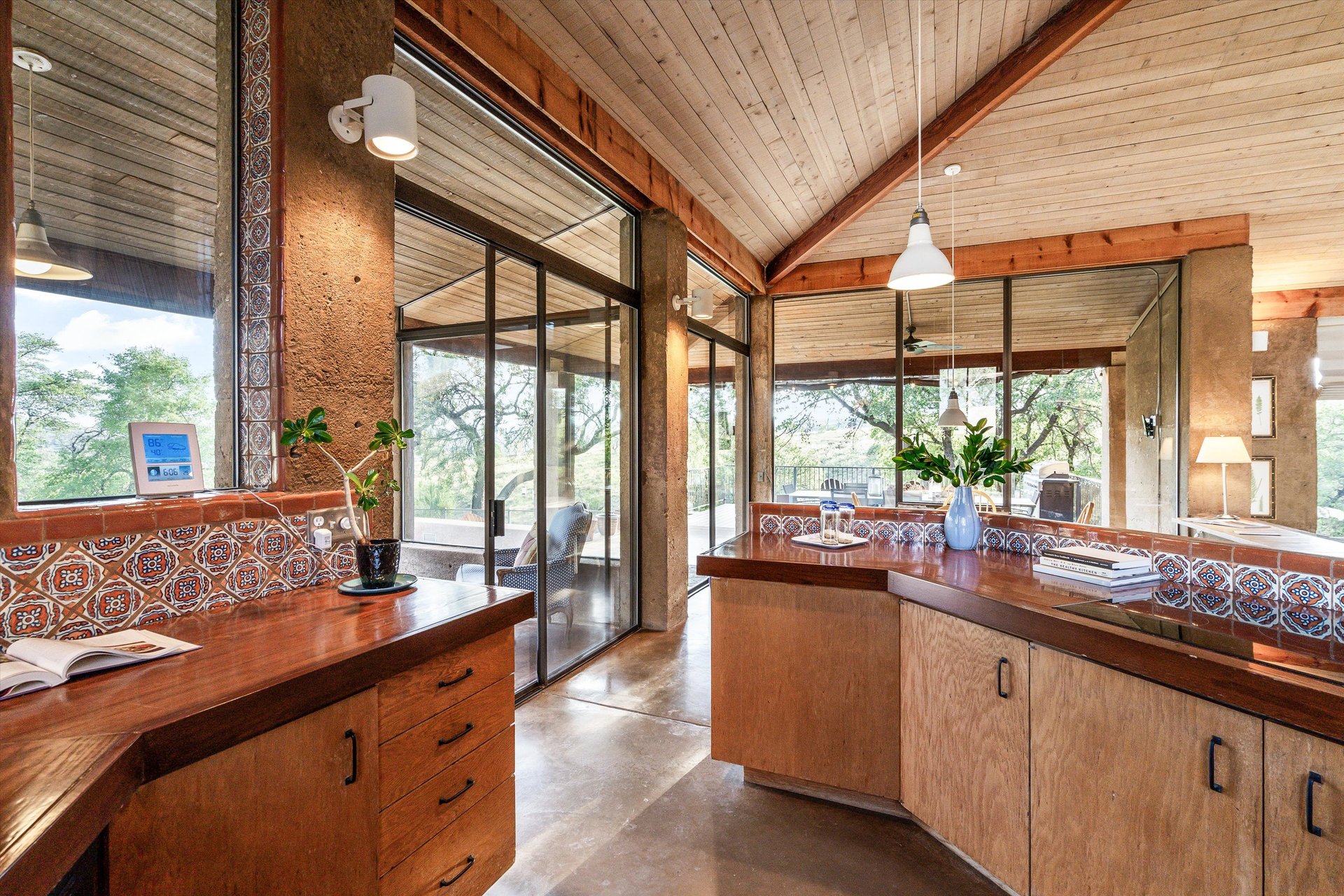 85 Hog Canyon Road