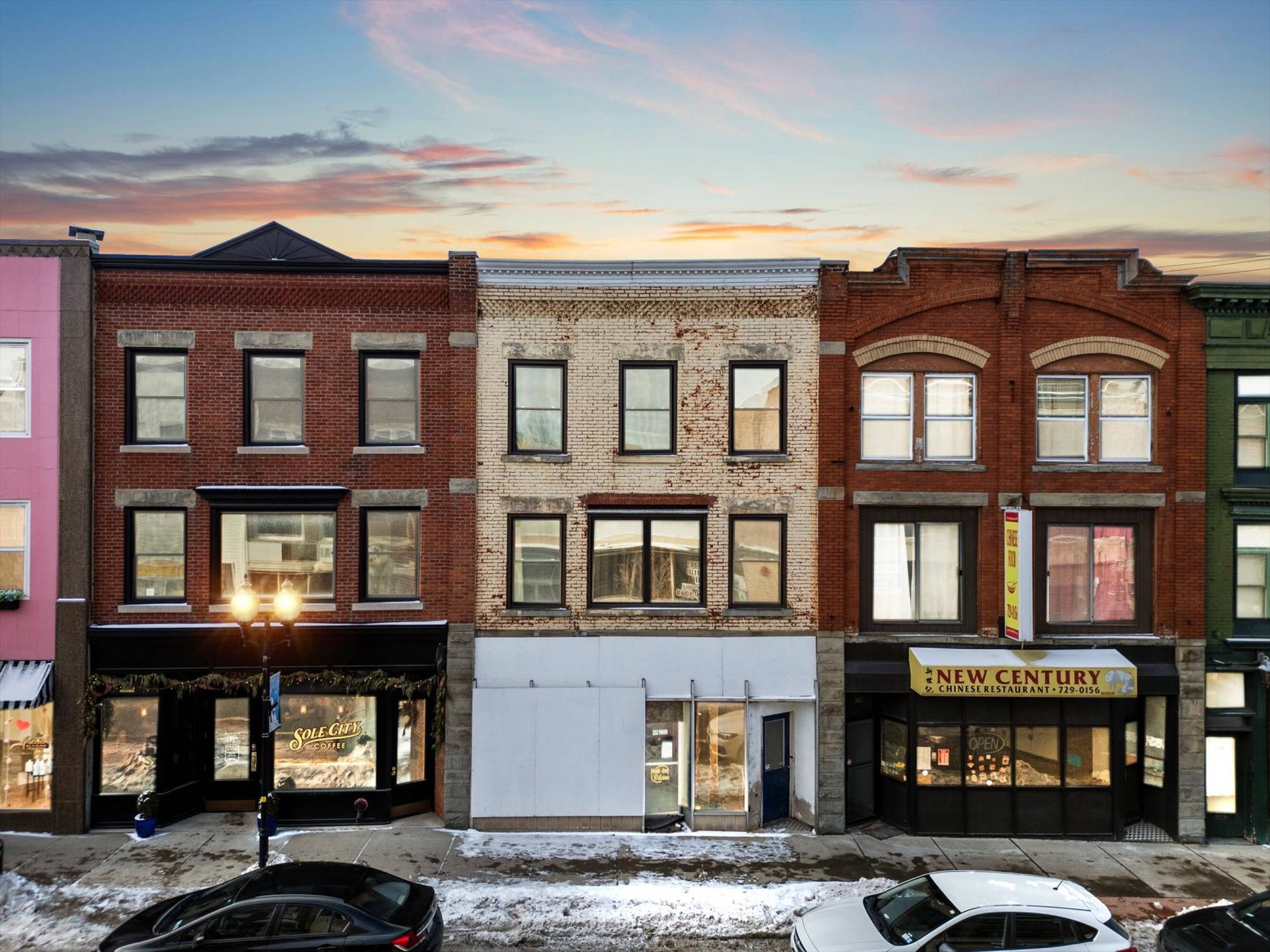 252 Main St