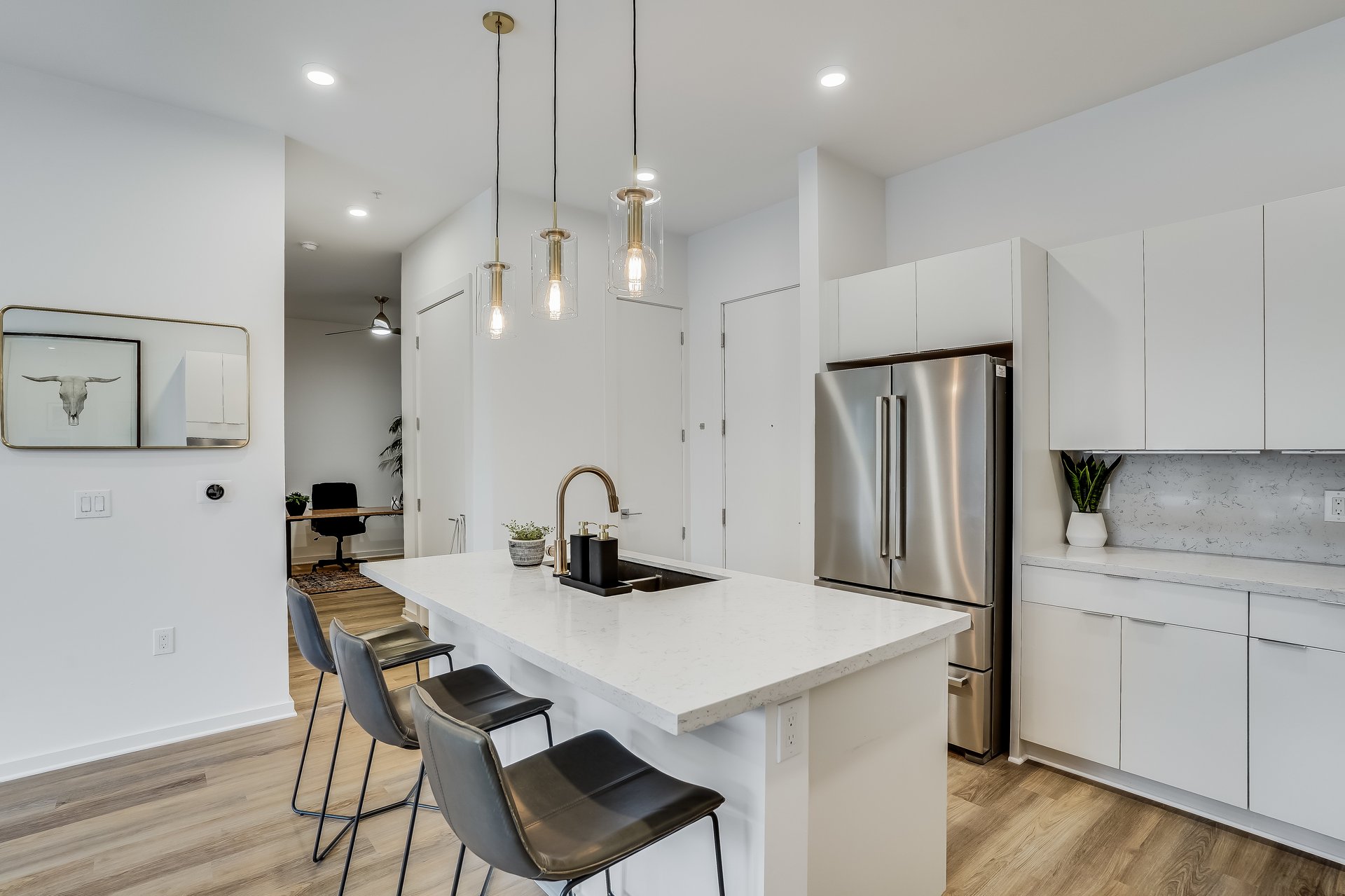 207 W Johanna St