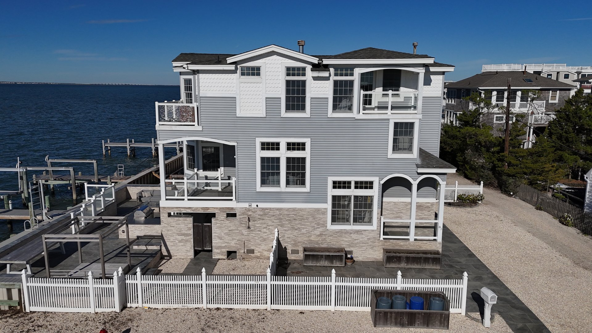 83 W California Avenue