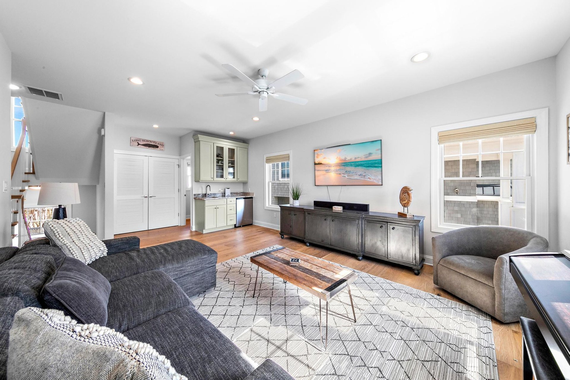 117 E Colorado Ave