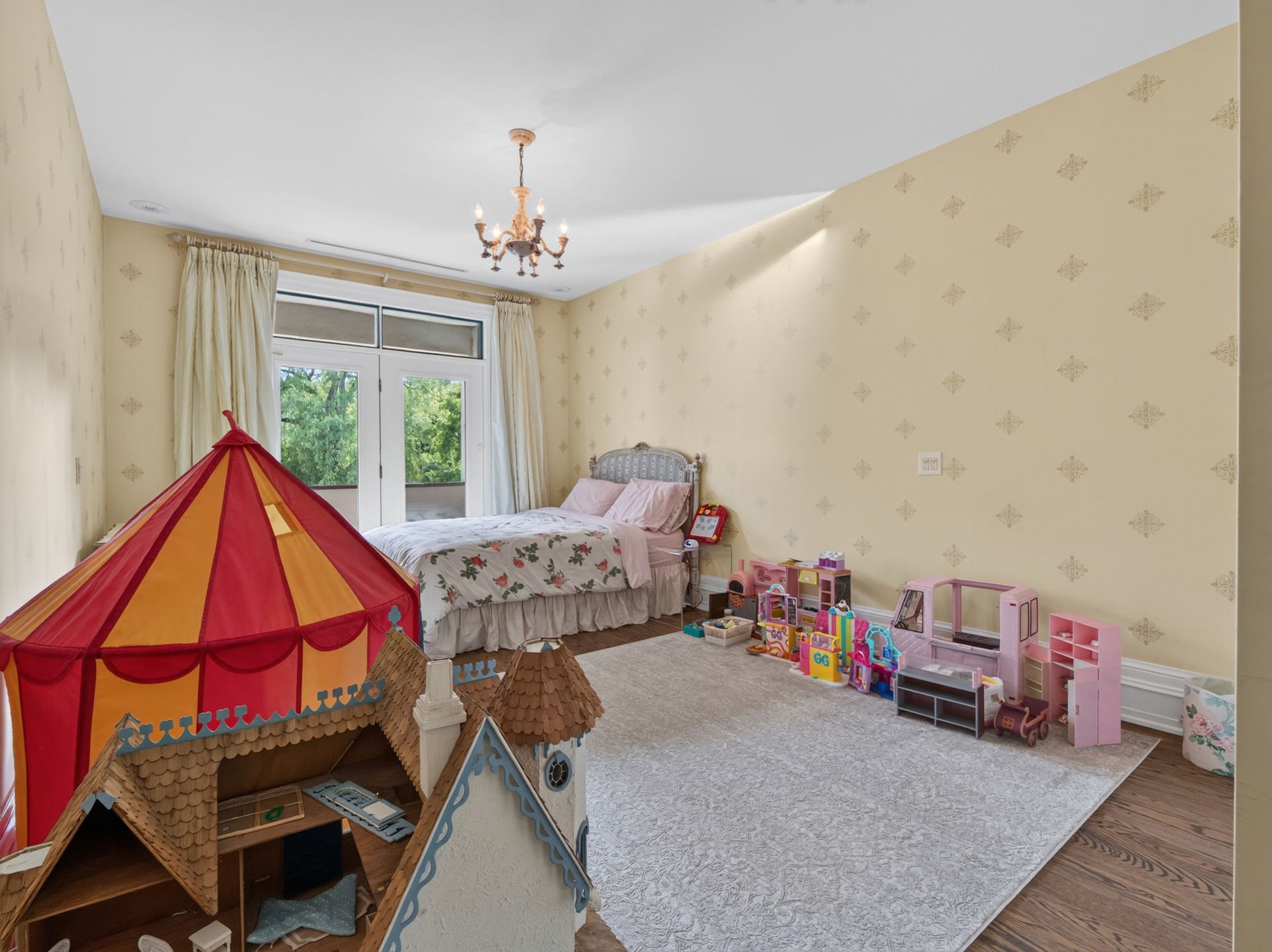 Timeless Transitional Architecture