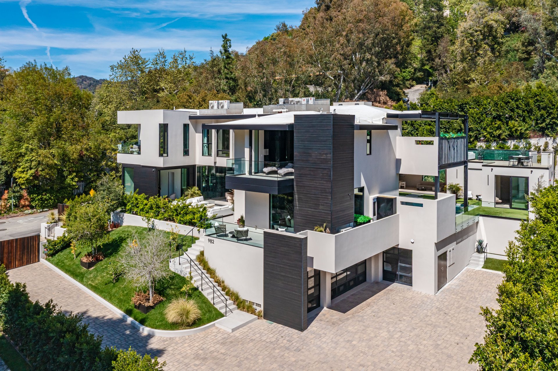 982 Stone Canyon Road