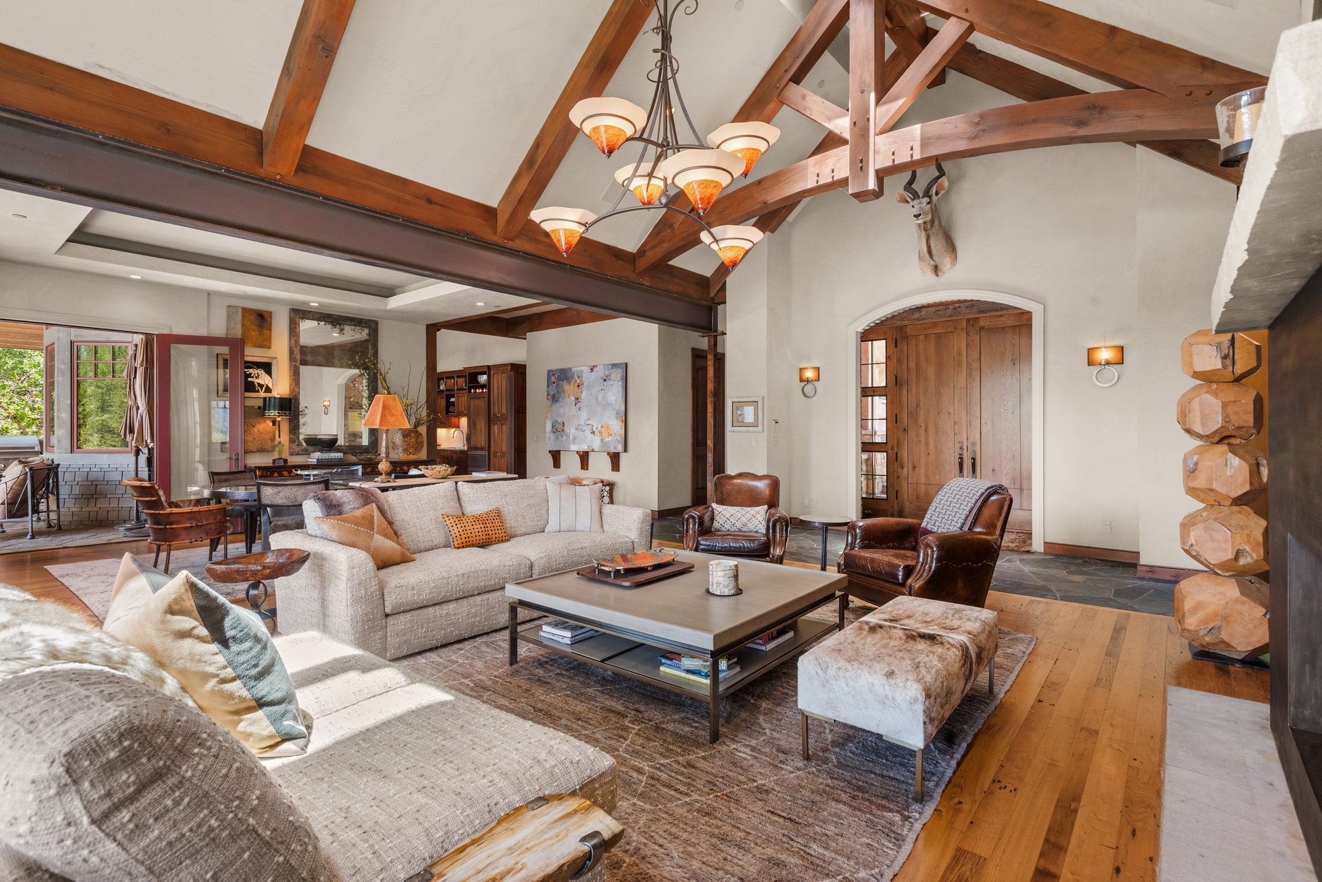 863 Hunter Creek