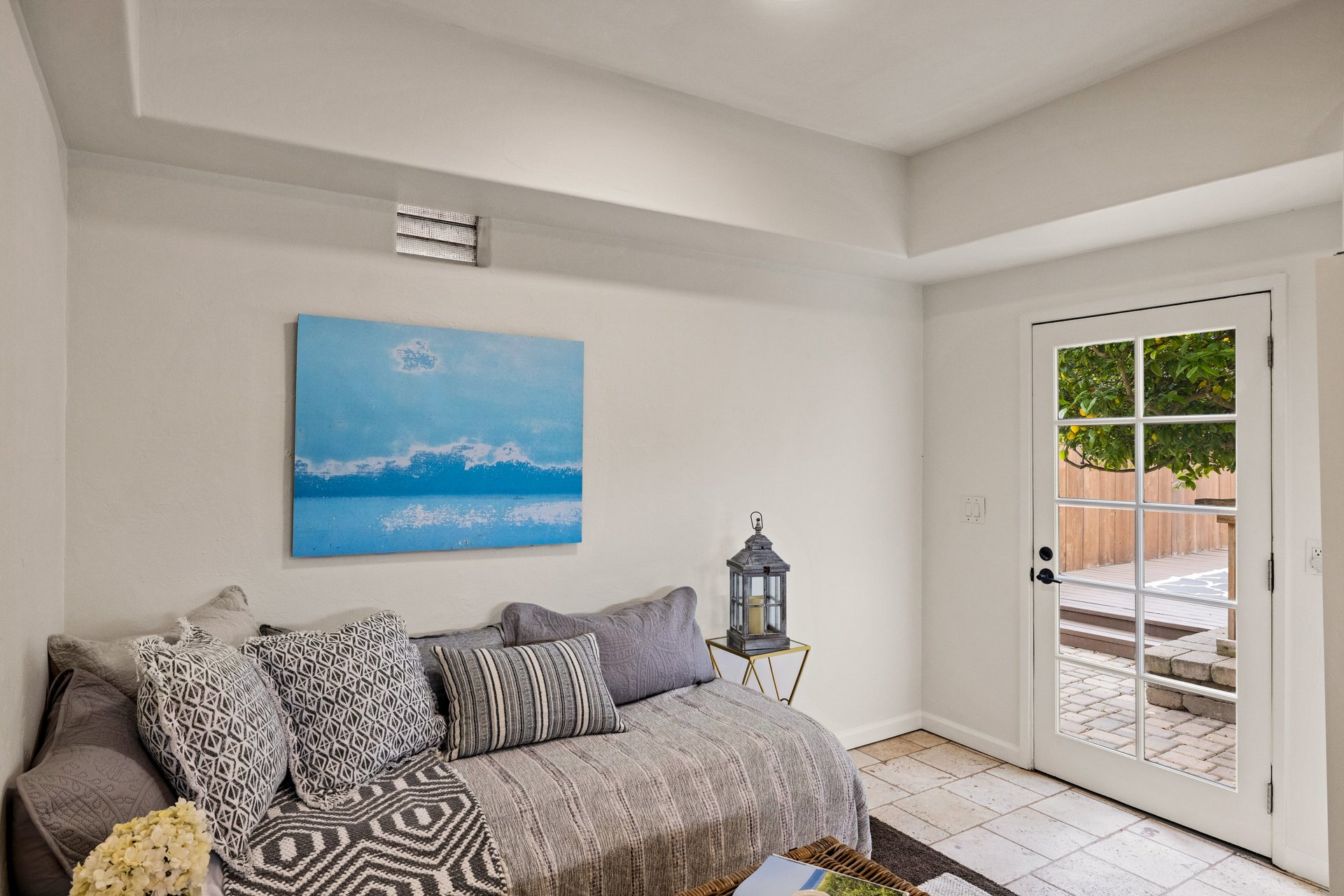 Monterey Sunbelt Living - 303 Del Robles Ave