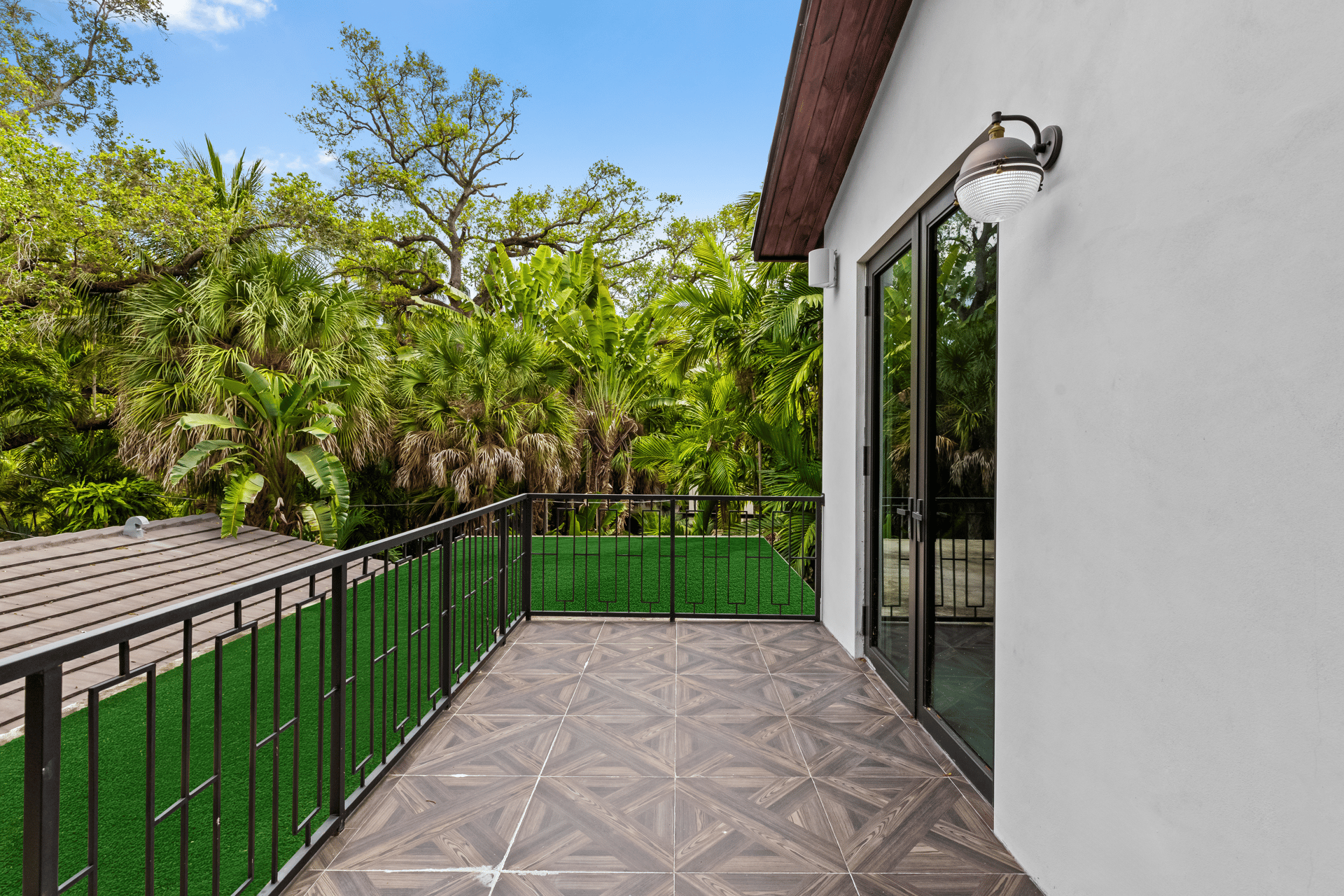 Spring Garden | Modern Luxury