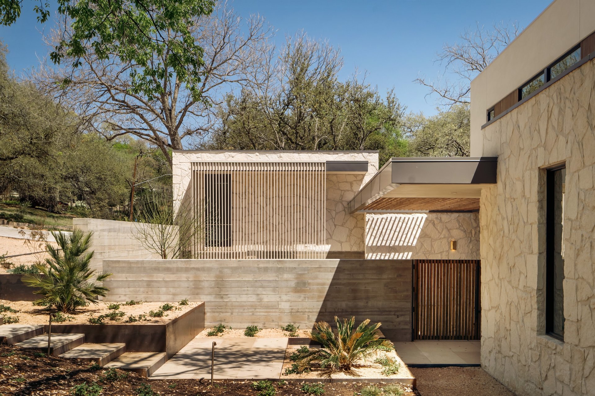 4705 Balcones Dr