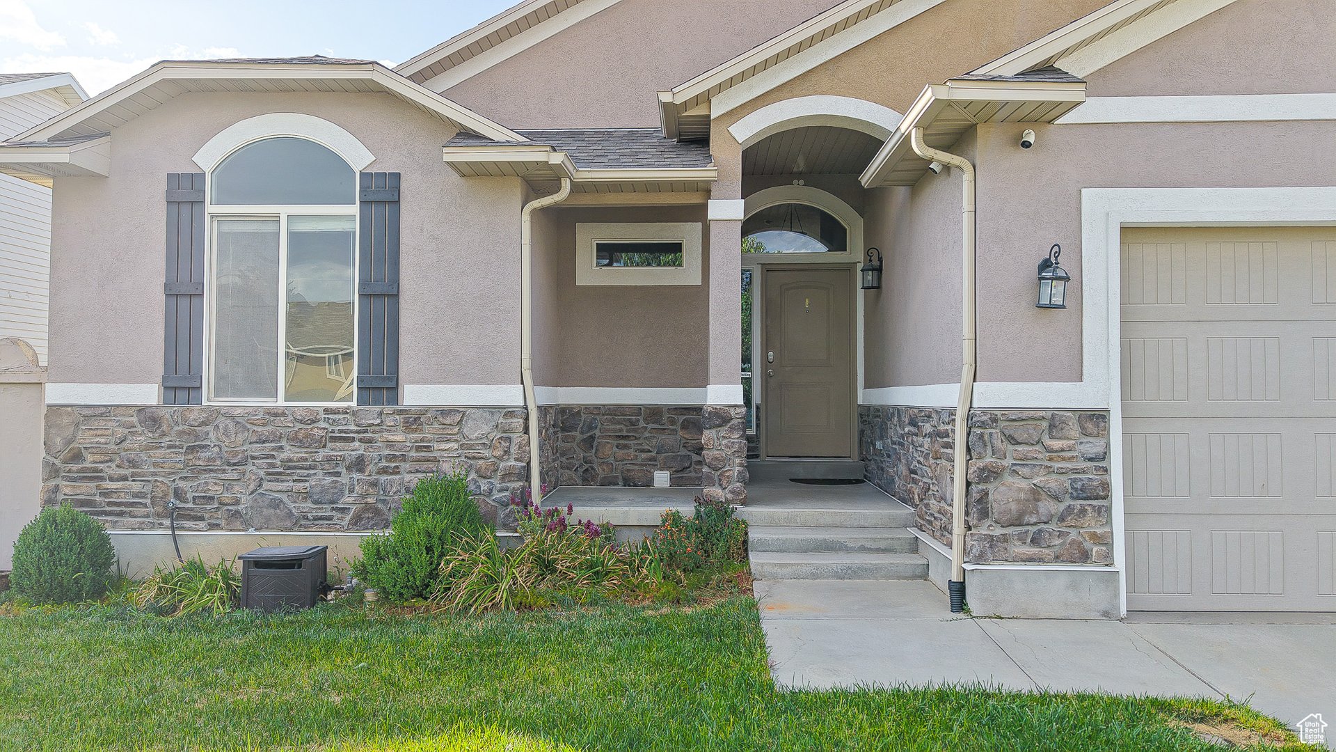 214 W Quartz Rd