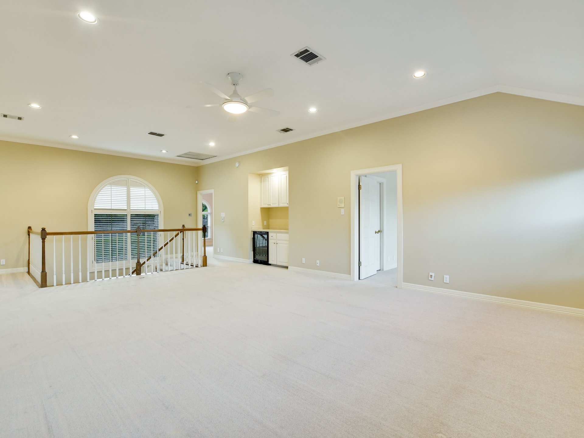 Las Lomas Transitional