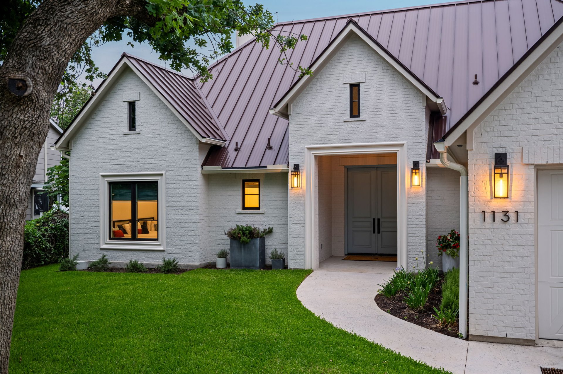 1131 N Shorewood Drive