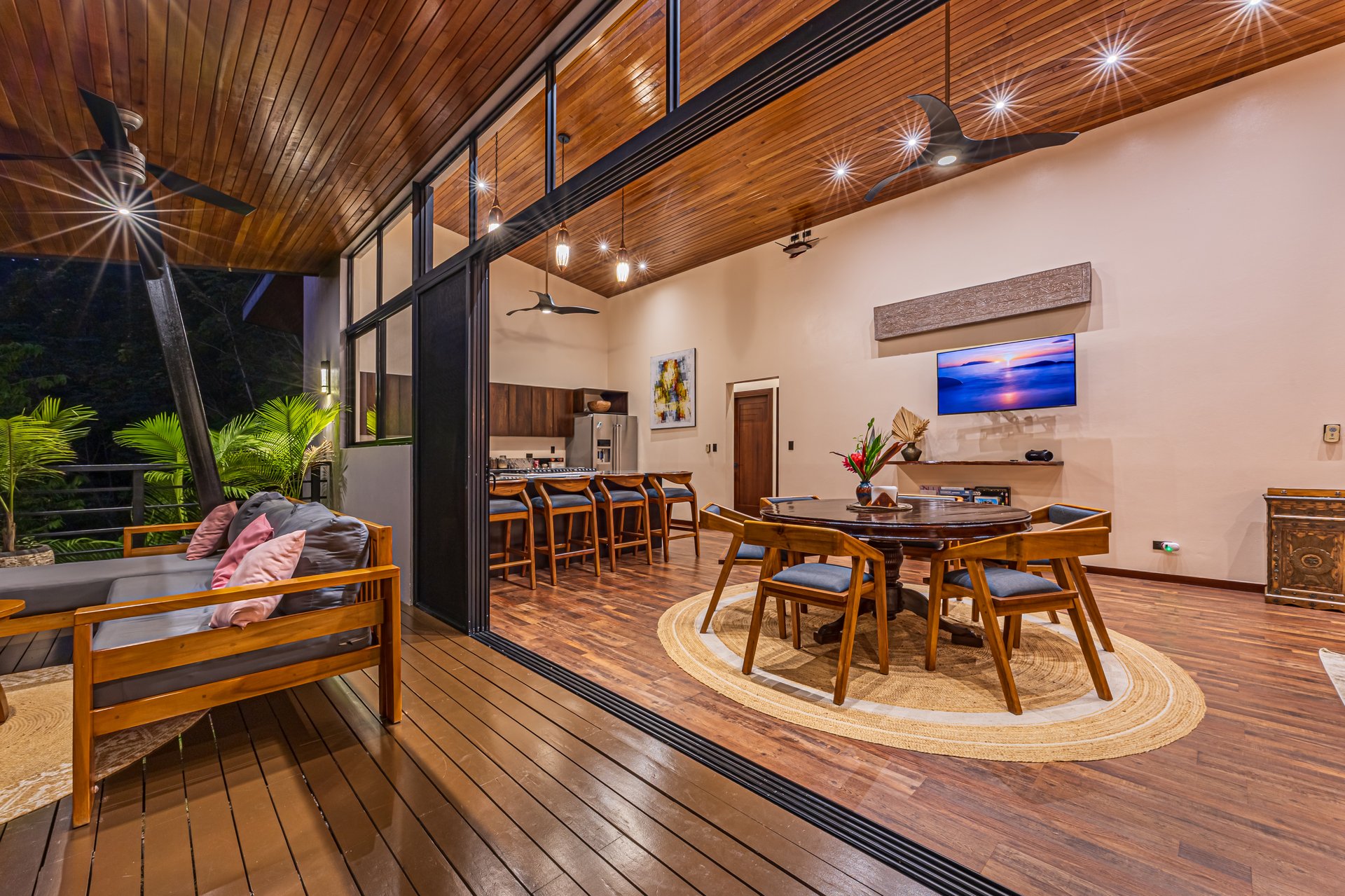 Casa Markissa – Luxury Oceanview Villa with Proven Rental Income.