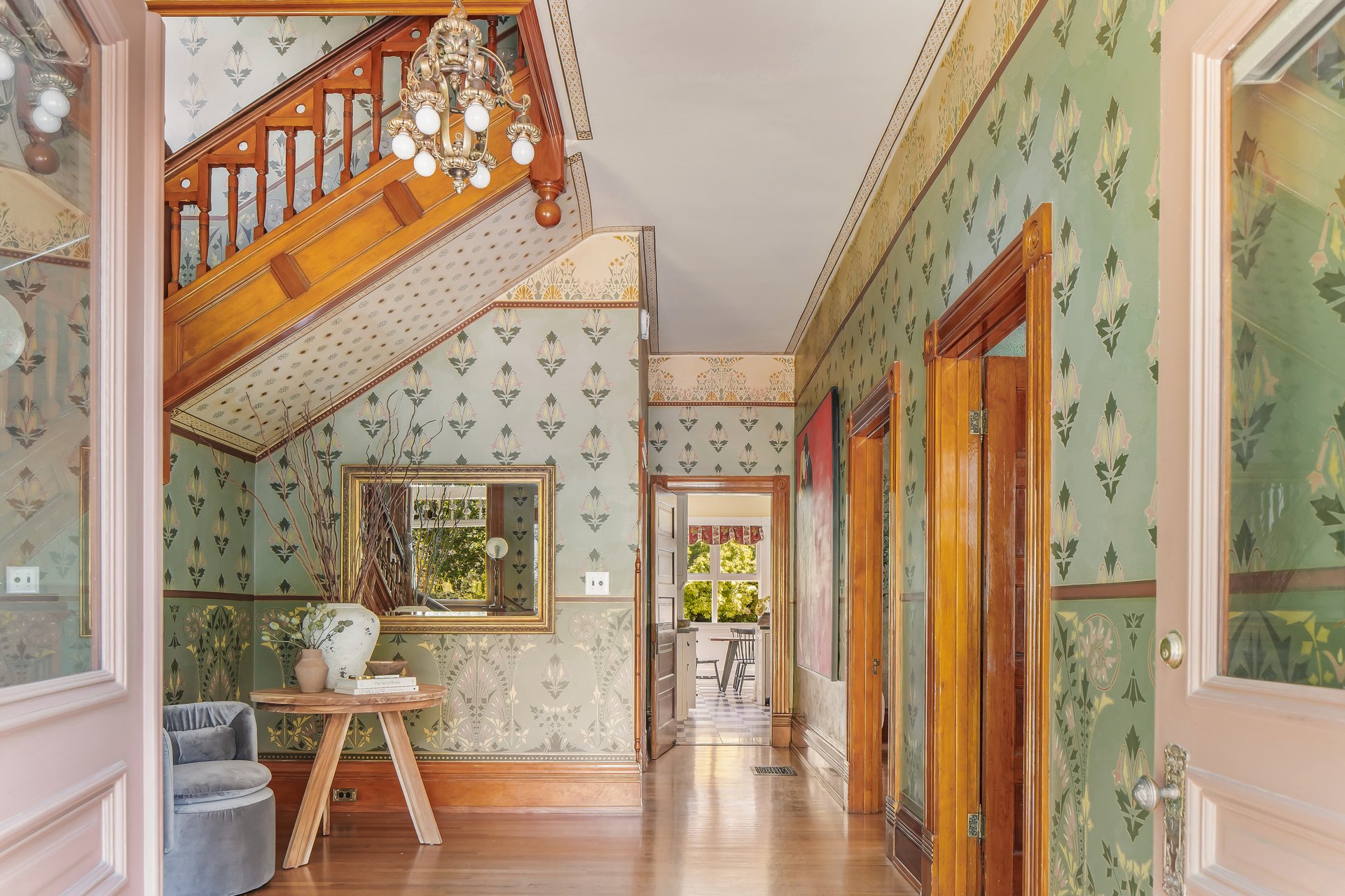 206 N Grand Ave