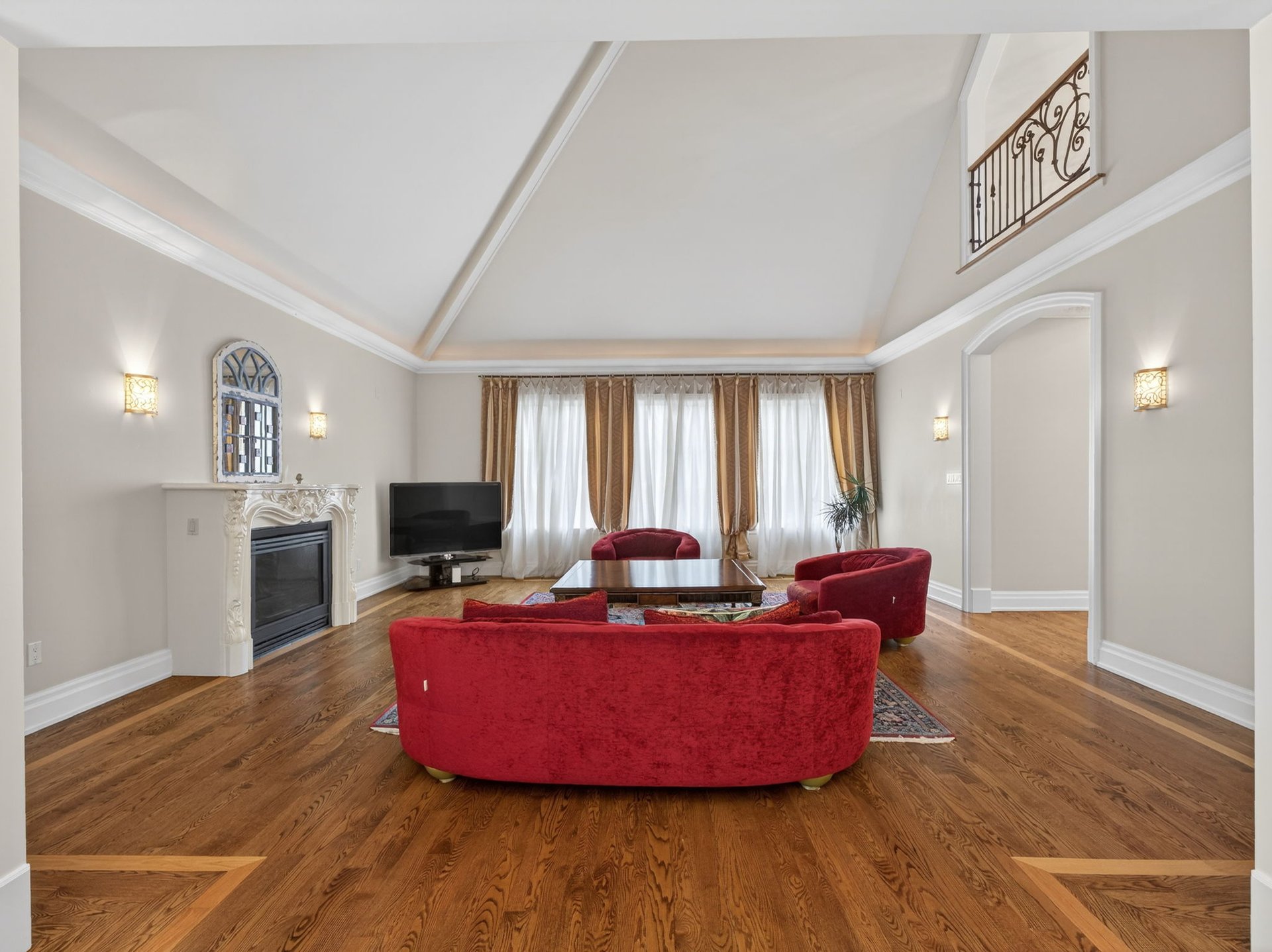 Impressive 100' x 300' Lot